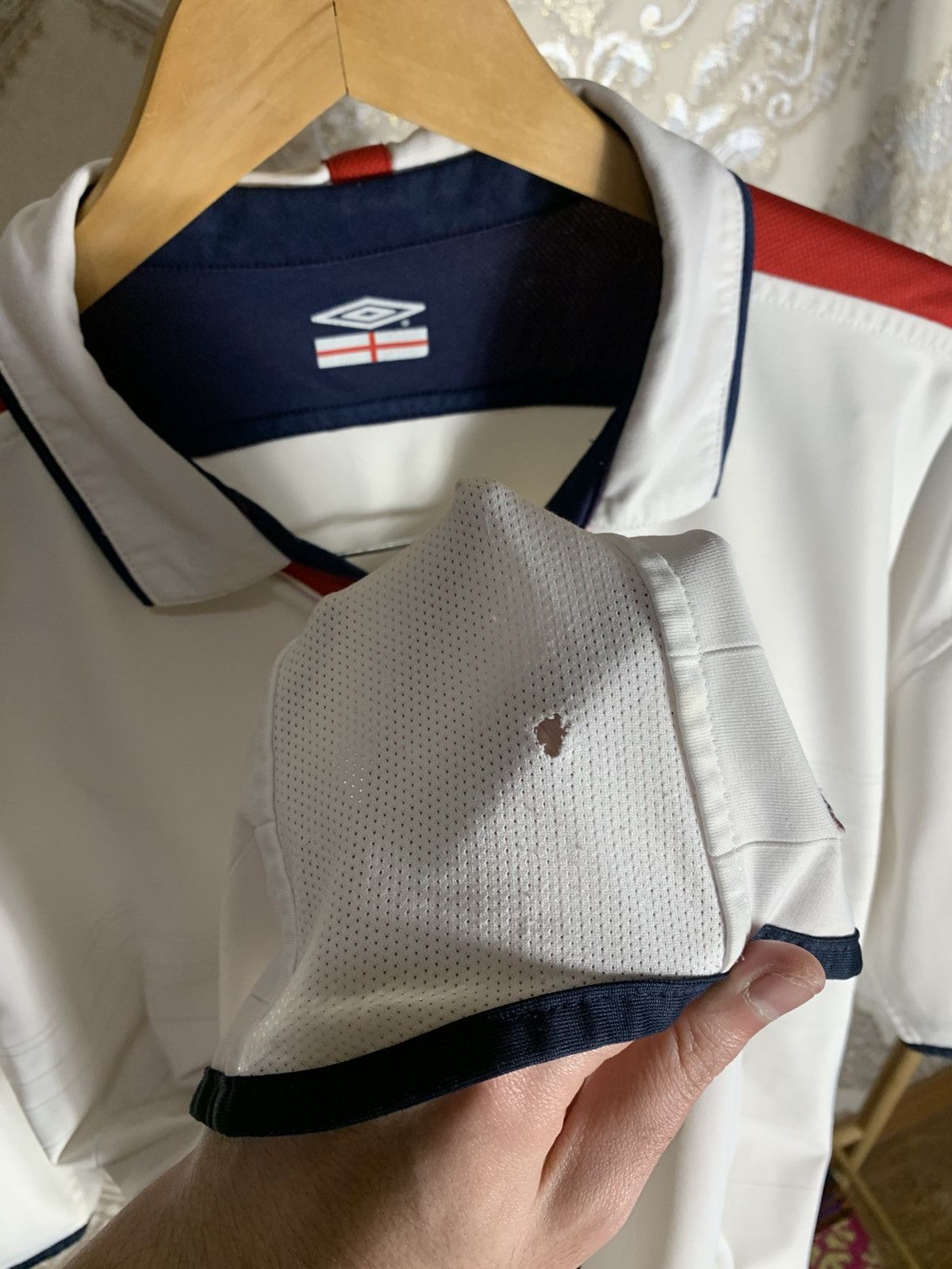 Umbro VINTAGE UMBRO ENGLAND RETRO SOCCER JERSEY MANCHESTER Y2K 90s Size US XXL / EU 58 / 5 - 11 Thumbnail
