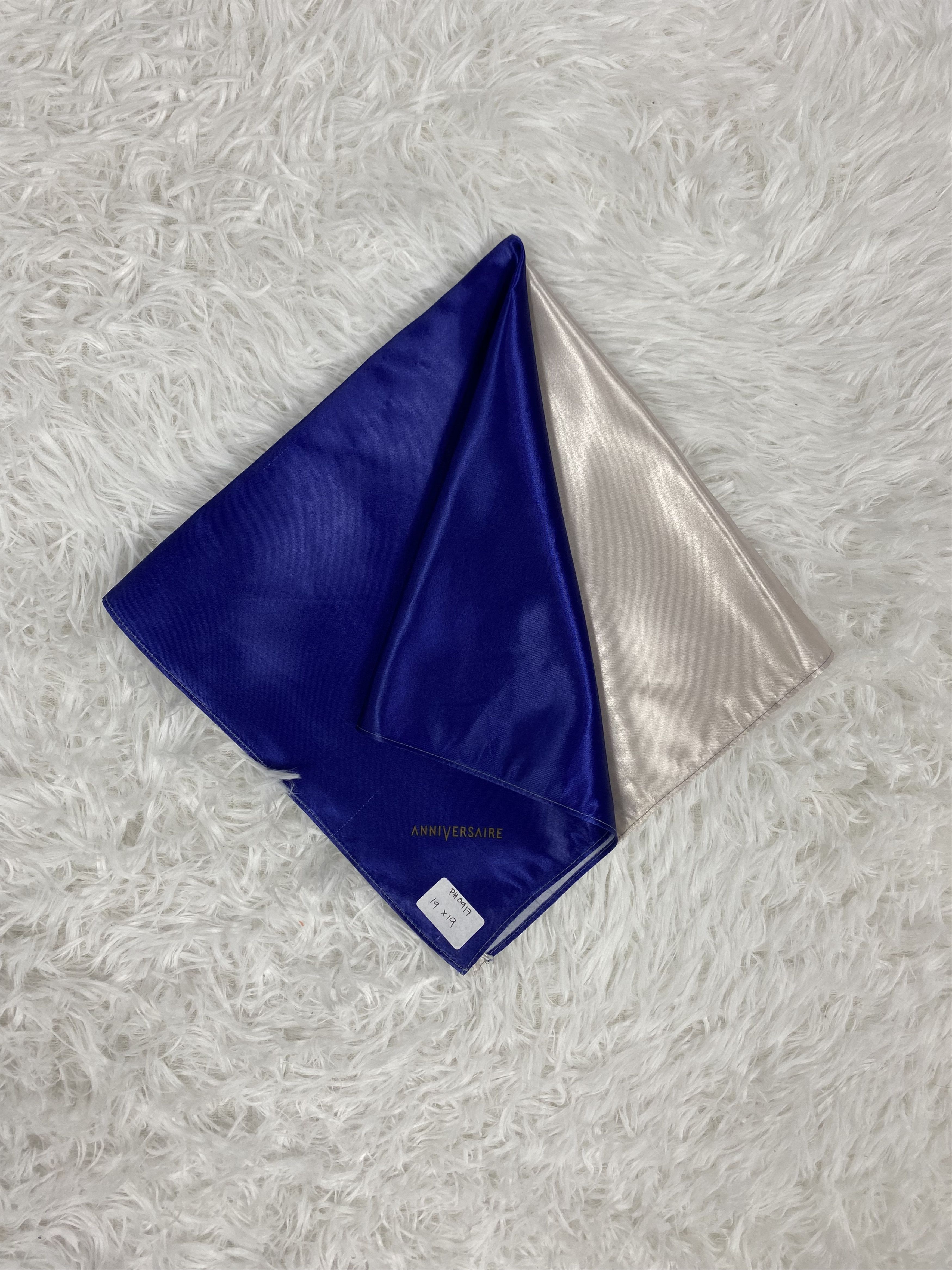Designer × Vintage Vintage Anniversaire Handkerchief Neckerchief PH0907 Size ONE SIZE - 1 Thumbnail
