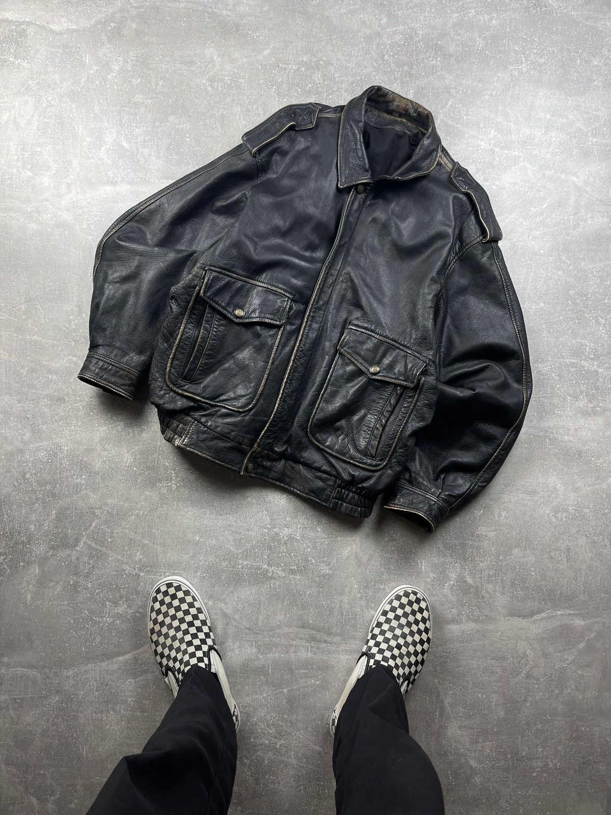 Vintage Vintage Leather A2 Flight Zip Avant Garde USA Bomber Jacket Size US XL / EU 56 / 4 - 1 Thumbnail