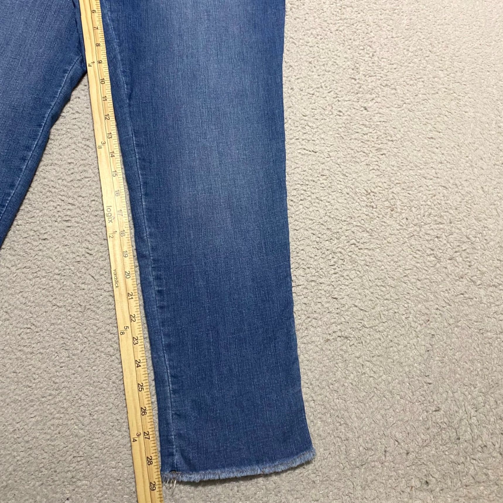 Vintage 1822 Denim Jeans Blue 16 Womens High Rise Tapered Distressed Medium Wash denim 5-Pocket Design Regular Size 16 Womens jeans Size 38" / US 16 / IT 52 - 6 Thumbnail