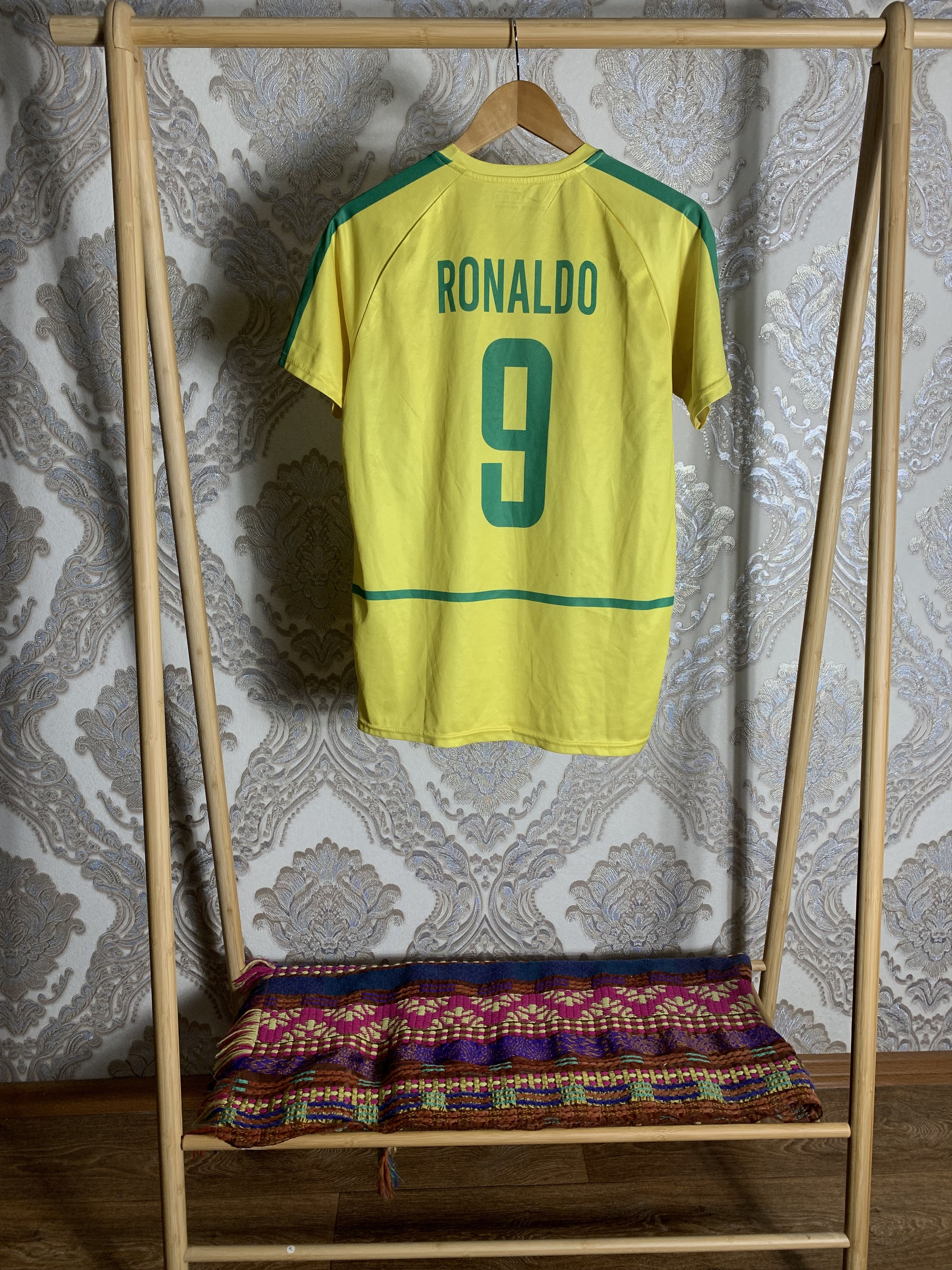 Vintage VERY RARE NIKE BRAZIL RONALDO 9 SOCCER JERSEY RETRO Y2K 90s Size US M / EU 48-50 / 2 - 1 Thumbnail