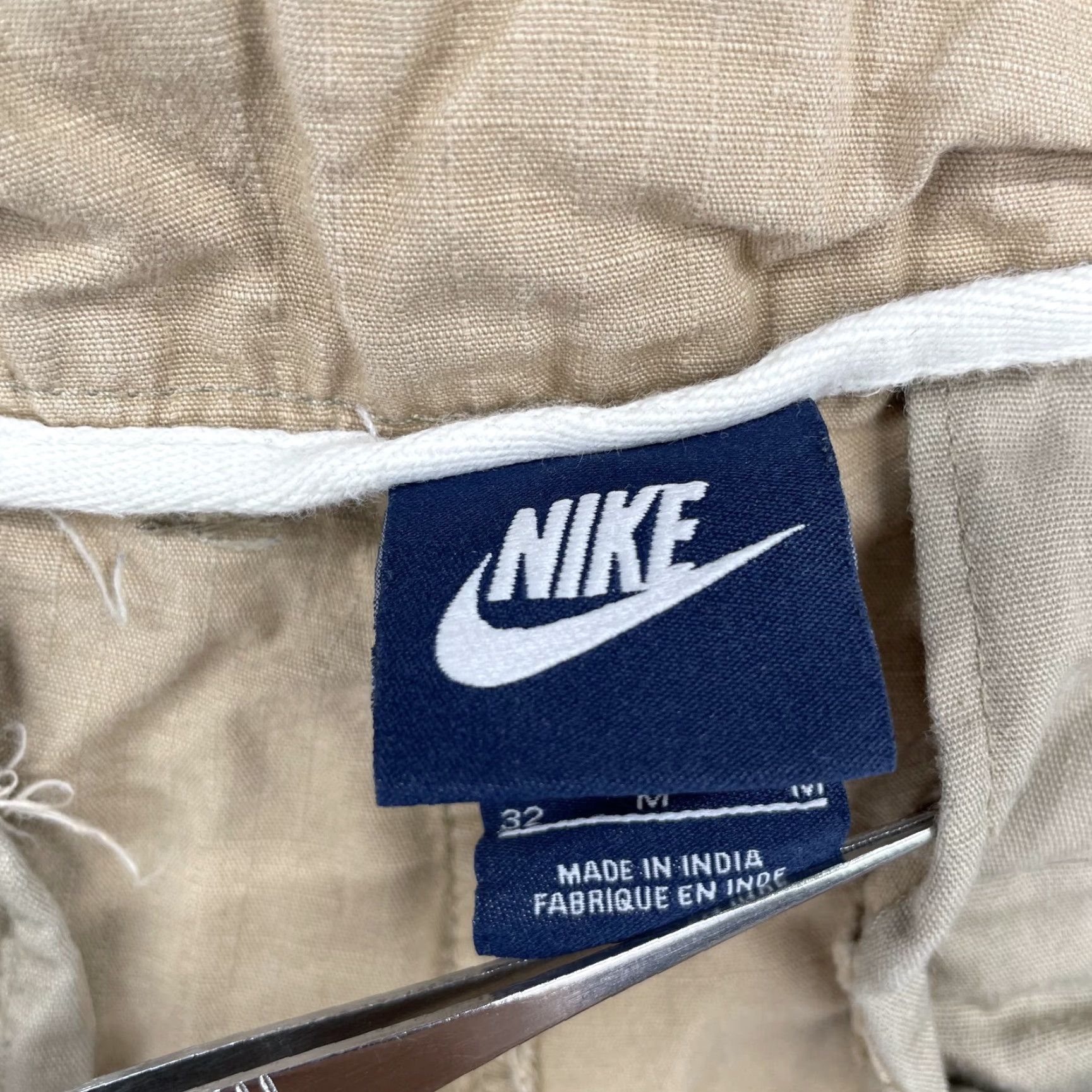 Nike VINTAGE Nike Cargo Shorts Mens Medium Khaki Military Fatigue Utility Y2k Outdoor Size US 31 - 7 Thumbnail