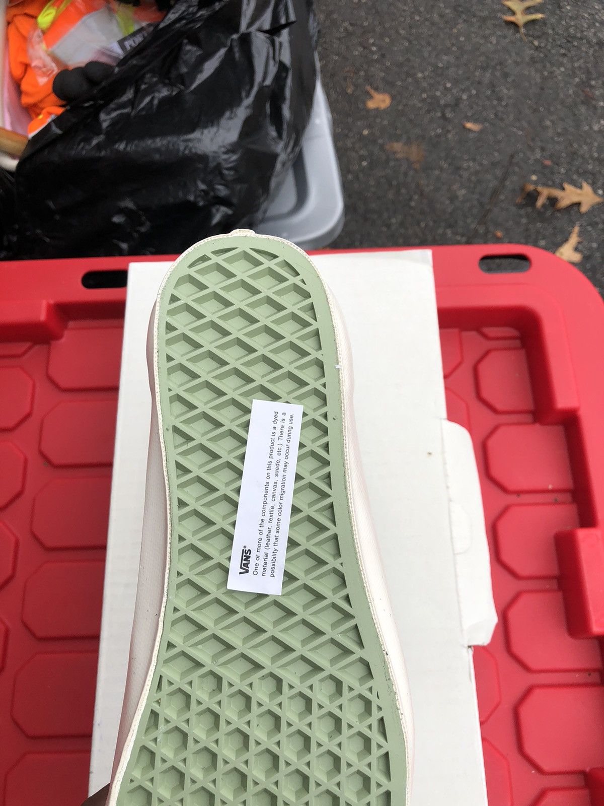 Undefeated × Vans Green University Vans X Undefeated Old Skool Low Fire! NWT Size US 9.5 / EU 42-43 - 4 Thumbnail