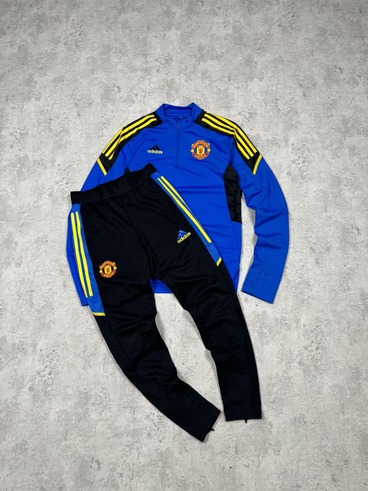 Adidas Adidas Manchester United Training Jersey Track Suit Size XS Size US XS / EU 42 / 0 - 1 Thumbnail