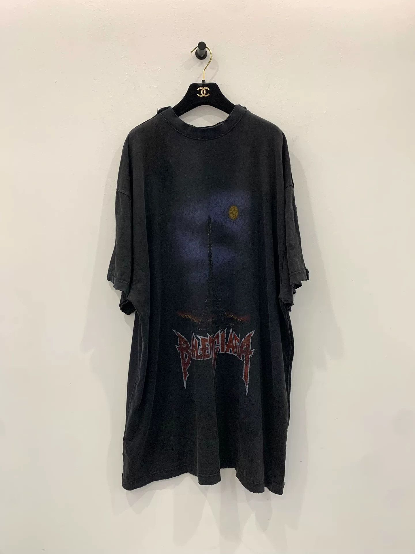 Balenciaga Balenciaga Eiffel Tower Graffiti Bitcoin Tee Size US L / EU 52-54 / 3 - 1 Thumbnail