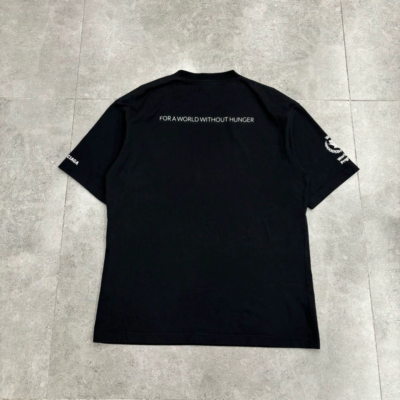 Balenciaga Balenciaga World Food Programme Collaboration Short Sleeves Size US M / EU 48-50 / 2 - 2 Thumbnail