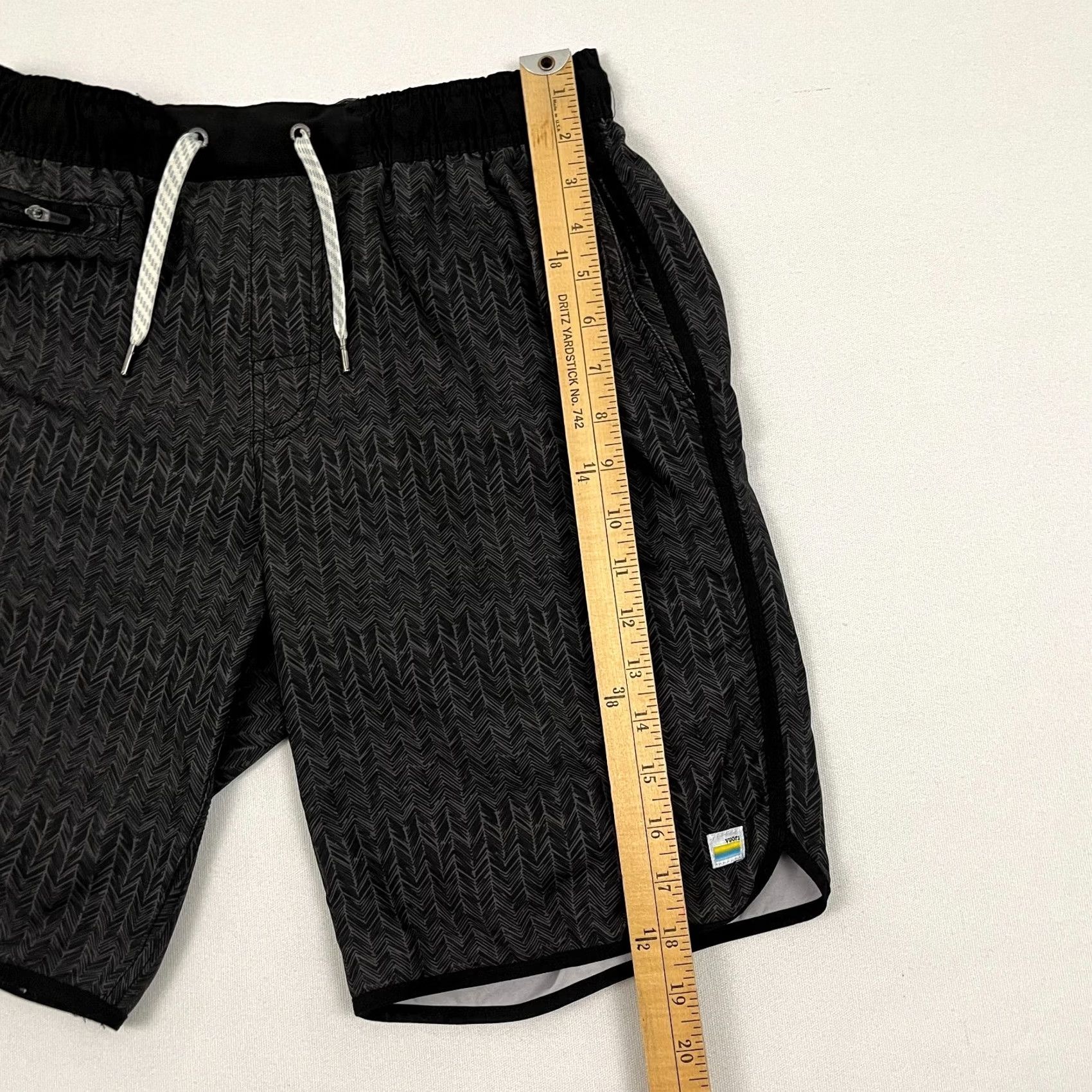 Vuori Vuori Banks Shorts Mens M 9" Gray Athletic Active Running Training Size US 31 - 4 Thumbnail