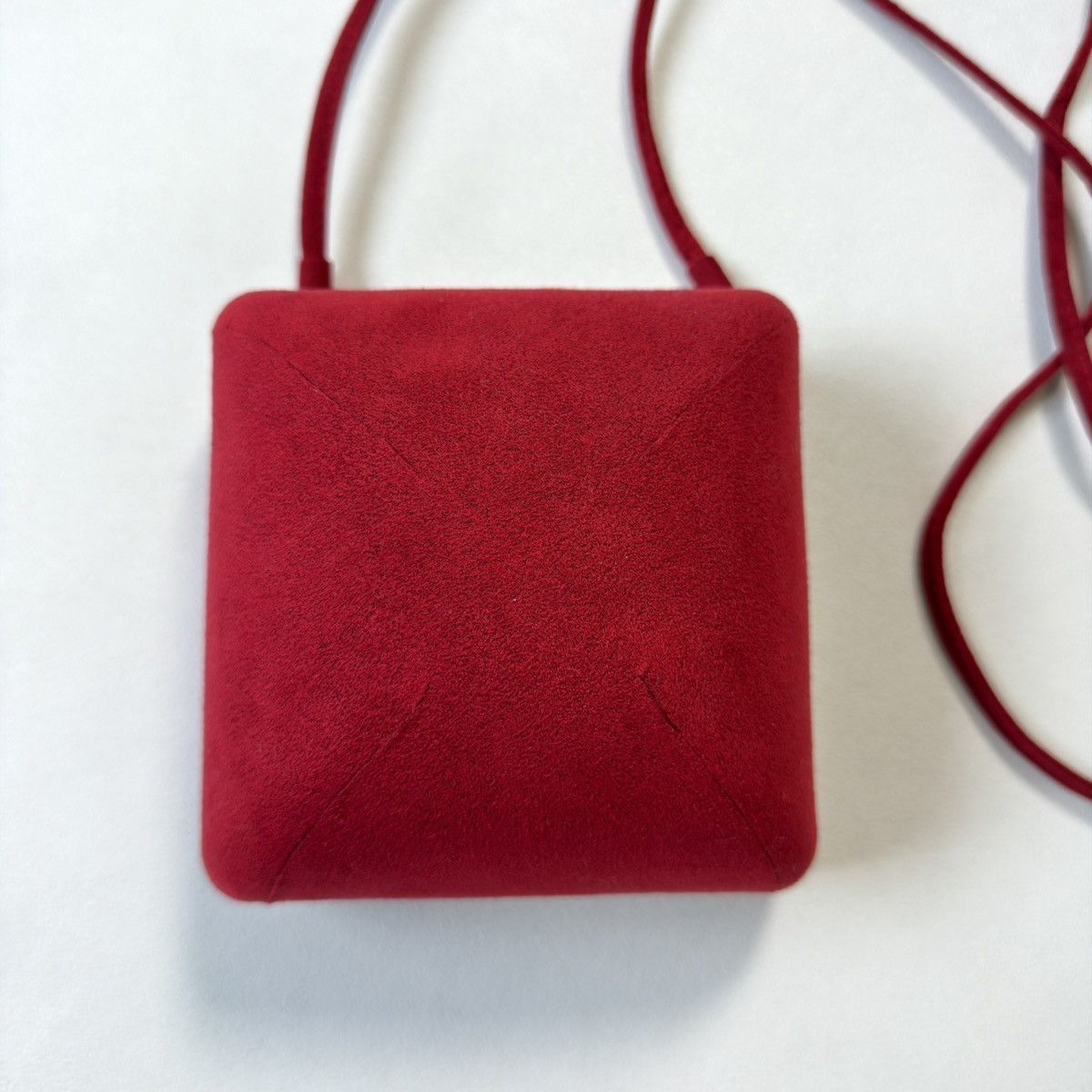 Maison Margiela A/W 10 Red Velvet ‘Trinket Box’ Hand Bag Size ONE SIZE - 4 Thumbnail