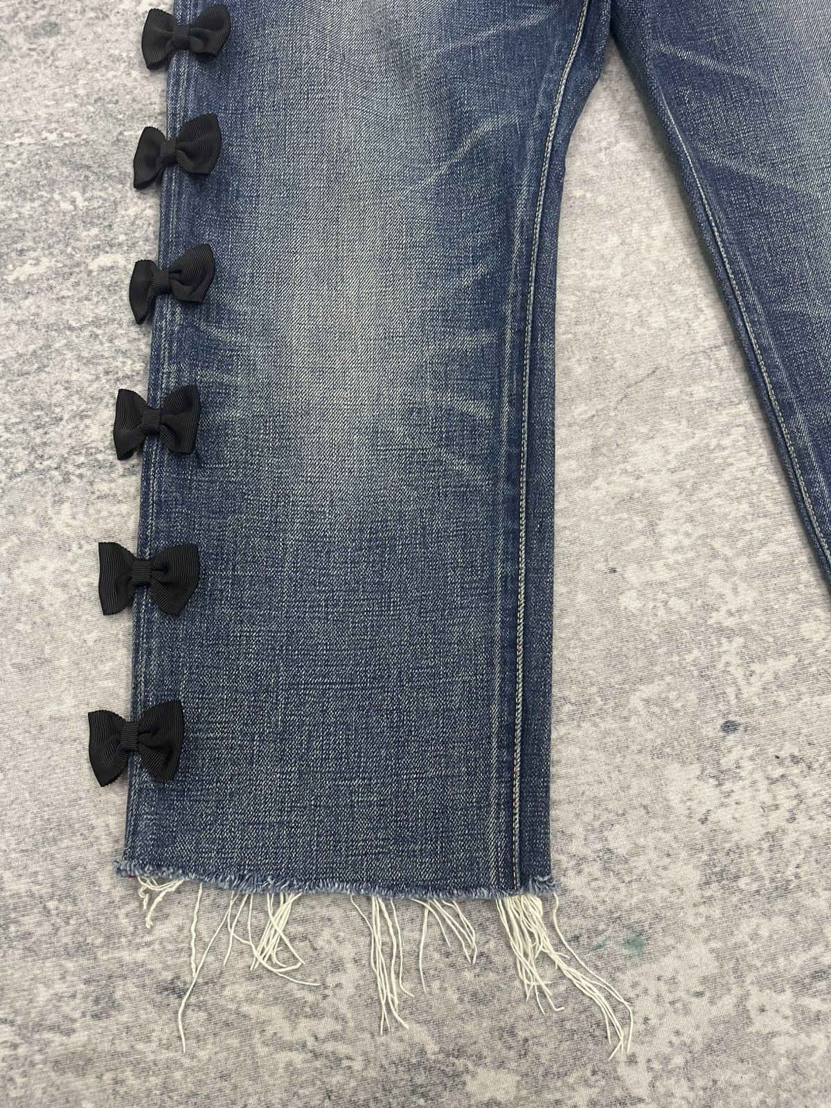 Japanese Brand Tu Es Mon Trésor Selvedge Fly Button Distressed Denim Size US 28 / EU 44 - 2 Thumbnail