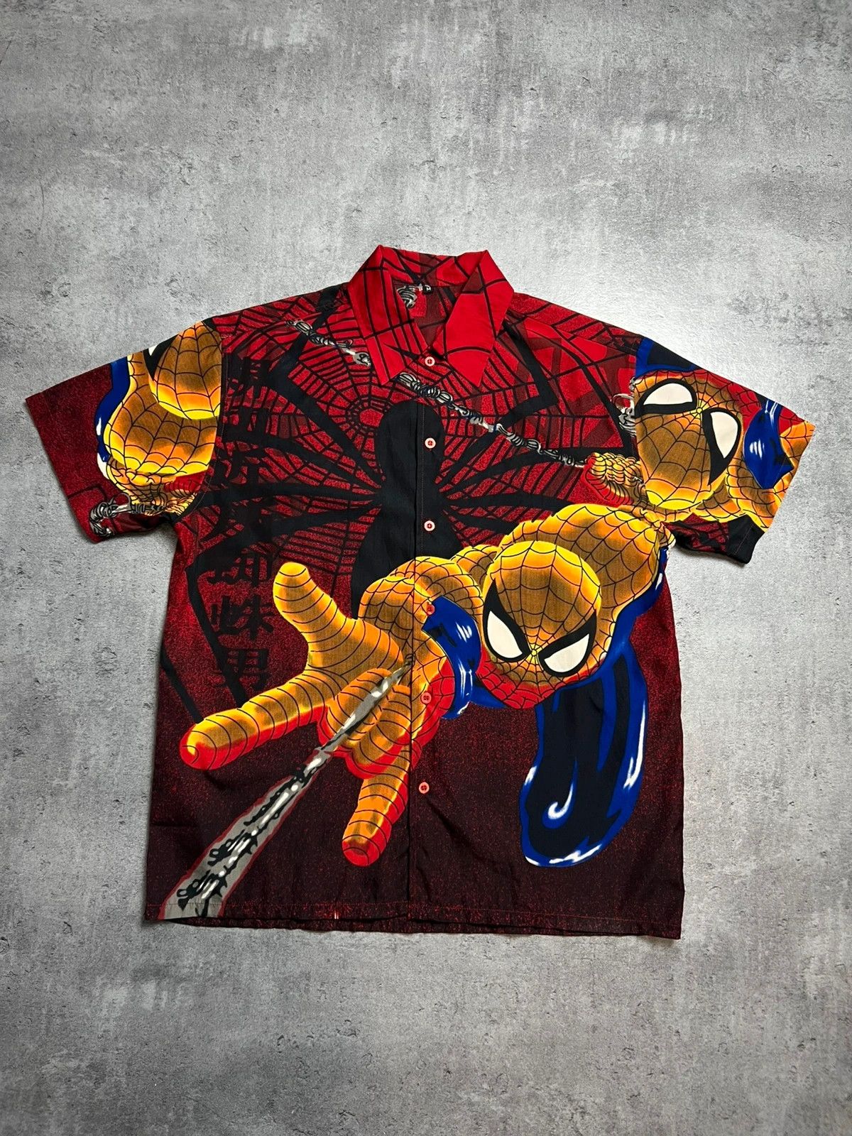 Vintage vintage 90s fullprint aop spiderman red shirt Size US M / EU 48-50 / 2 - 1 Thumbnail