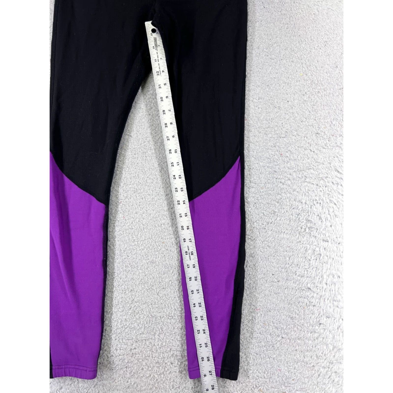 Lululemon Lululemon Women's Cropped Pants 8 Black Purple Nylon Blend Yoga Athleisure 28" Regular Fit Size 30" / US 8 / IT 44 - 5 Thumbnail
