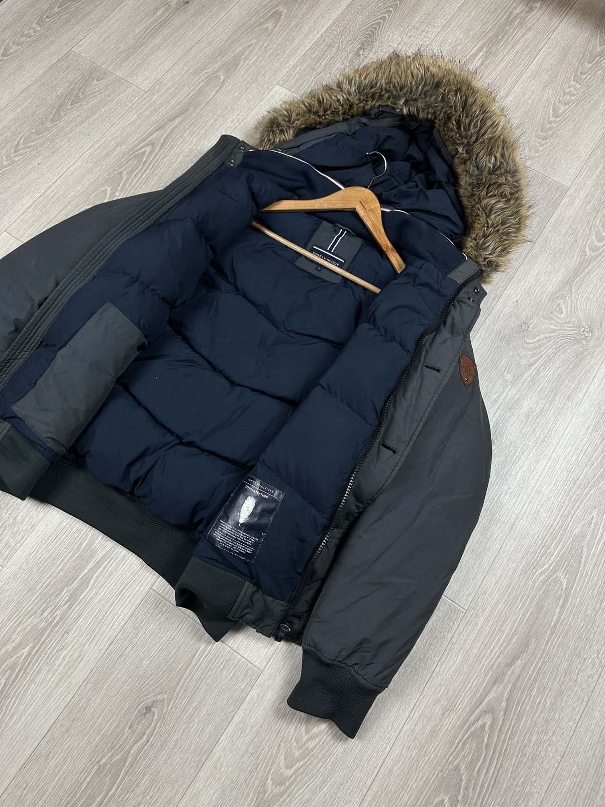 Tommy Hilfiger Vintage Tommy Hilfiger Puffer Jacket Down LGB Style Size US L / EU 52-54 / 3 - 4 Thumbnail