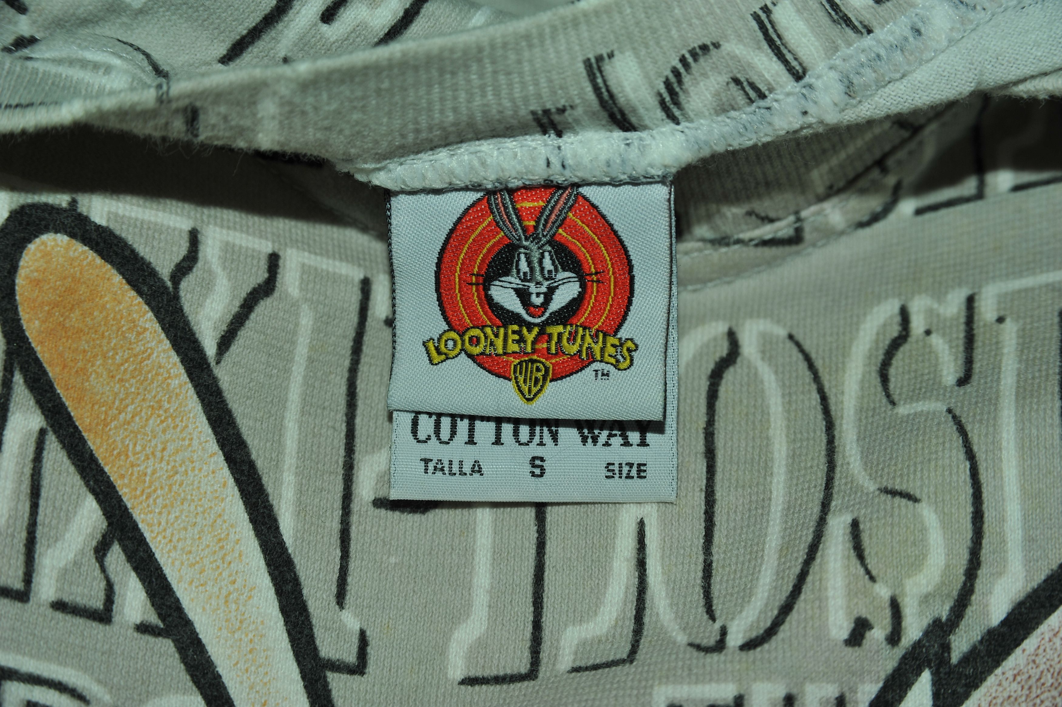 Vintage Vintage 90s Coyote Looney Tunes T-shirt Size US S / EU 44-46 / 1 - 4 Thumbnail