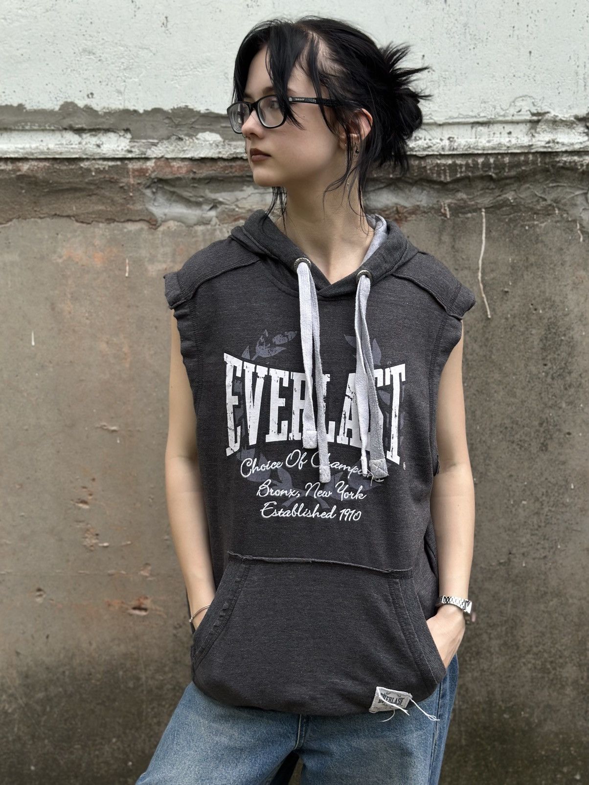 Everlast VTG Everlast Tank Top With Hood Size M Sportwear 00s USA Size US M / EU 48-50 / 2 - 2 Thumbnail