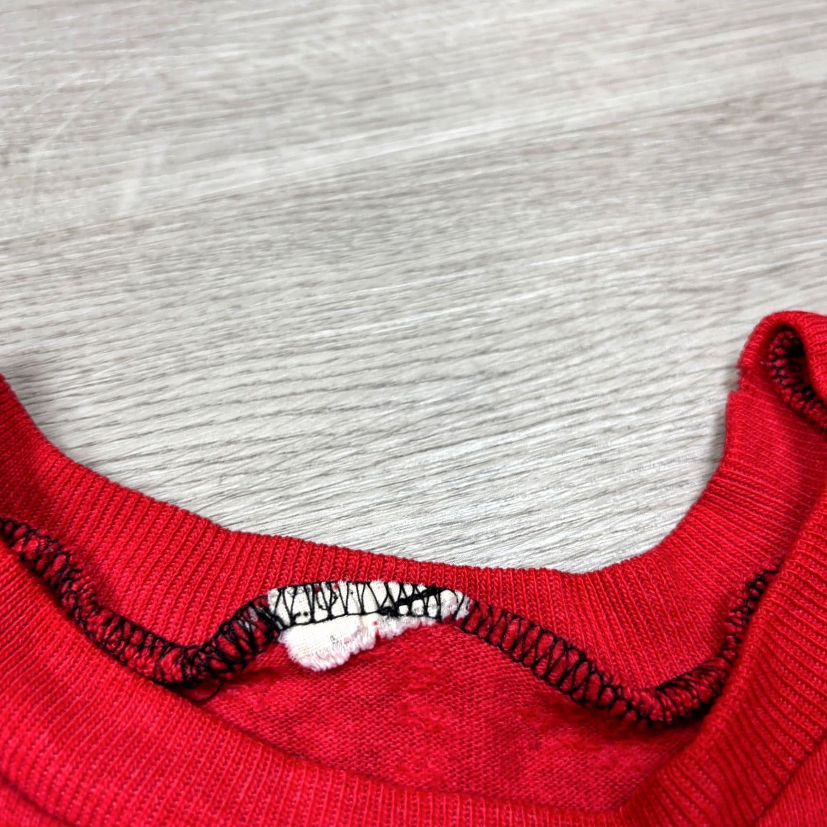 Guess VINTAGE Guess Sweatshirt Red Men's Small Raglan Crewneck 80s Size US S / EU 44-46 / 1 - 4 Thumbnail