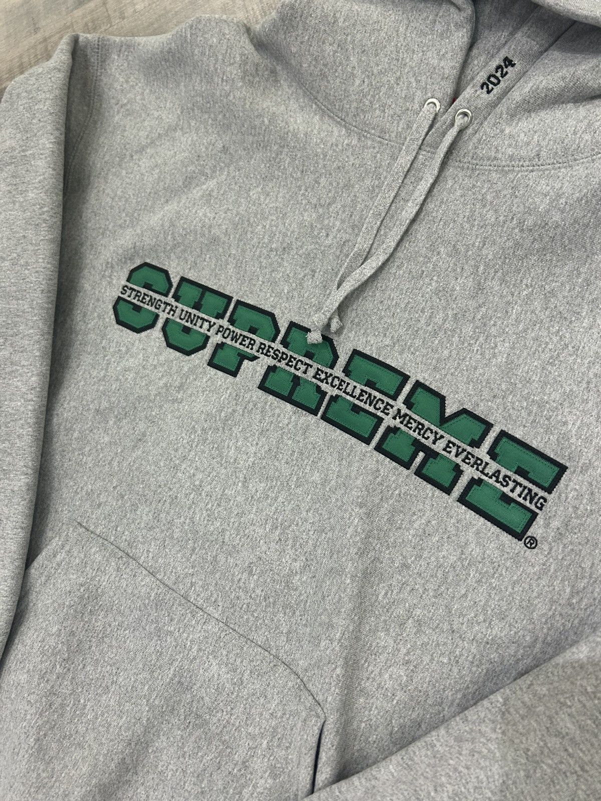 Supreme Supreme Collegiate Acronym Hooded Sweatshirt Size US L / EU 52-54 / 3 - 4 Thumbnail
