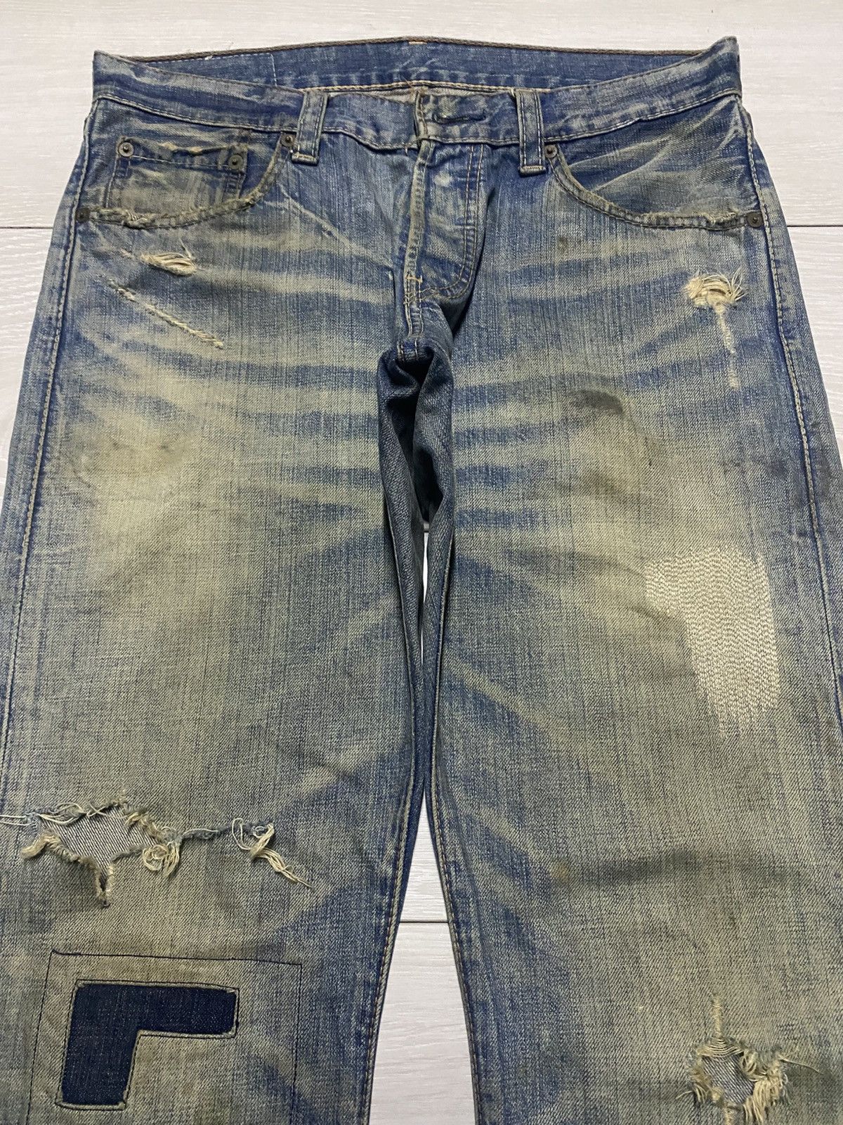 Levi's Vintage Levis Grunge Style Distressed Repair Loose Jeans Size US 32 / EU 48 - 3 Thumbnail