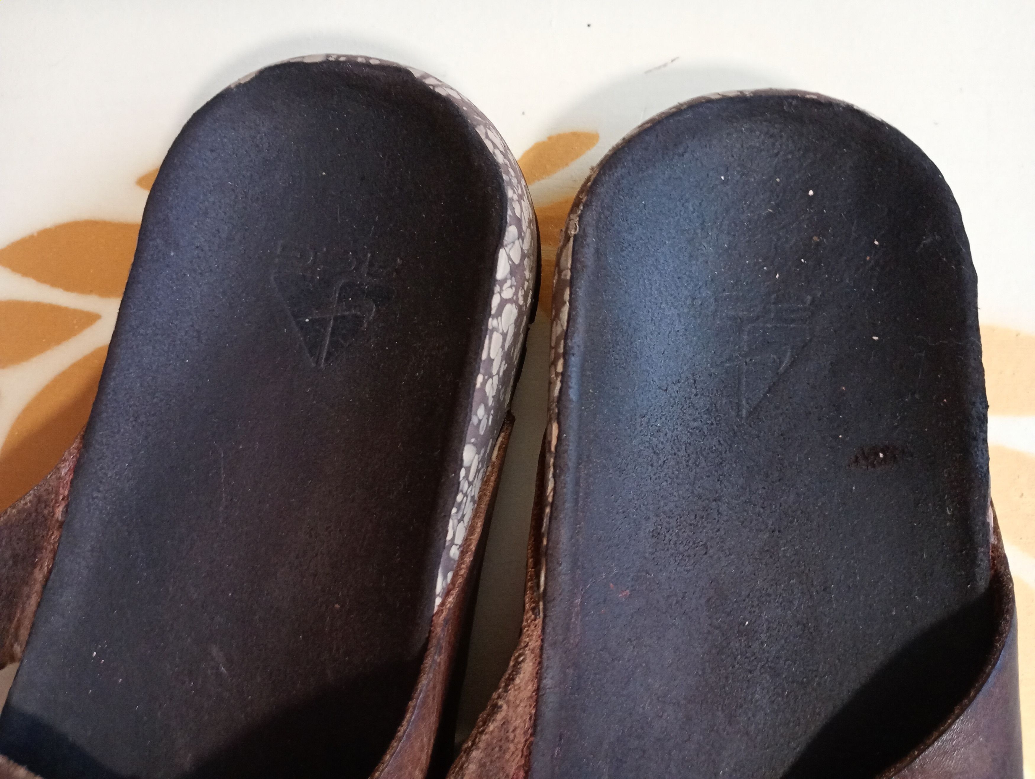 Nike ACG Nike ACG Flip Flops Leather Vintage 2007 Size US 10 / EU 43 - 5 Thumbnail