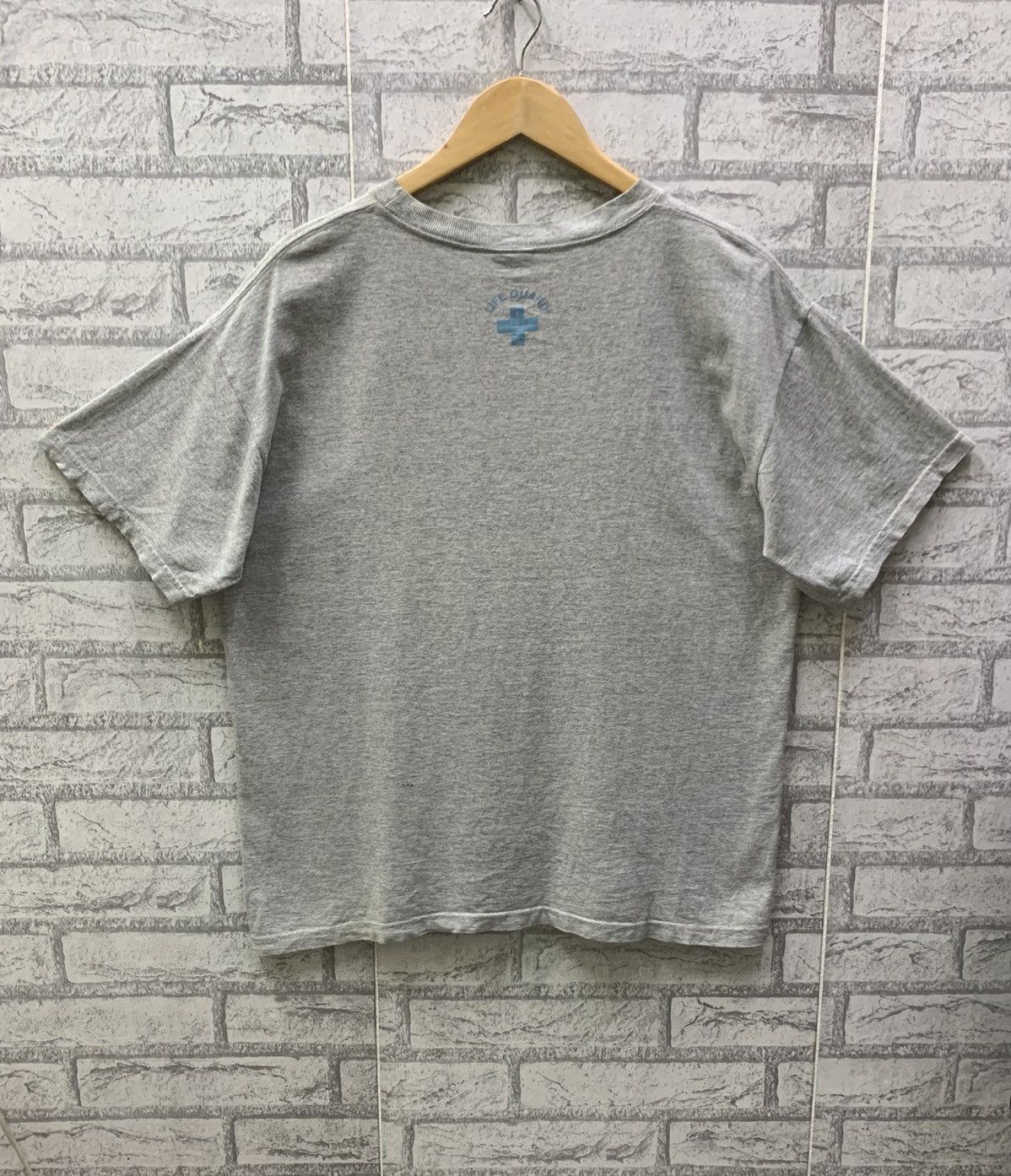 Vintage Vintage 90s Life Guard T-shirts Size US L / EU 52-54 / 3 - 2 Thumbnail
