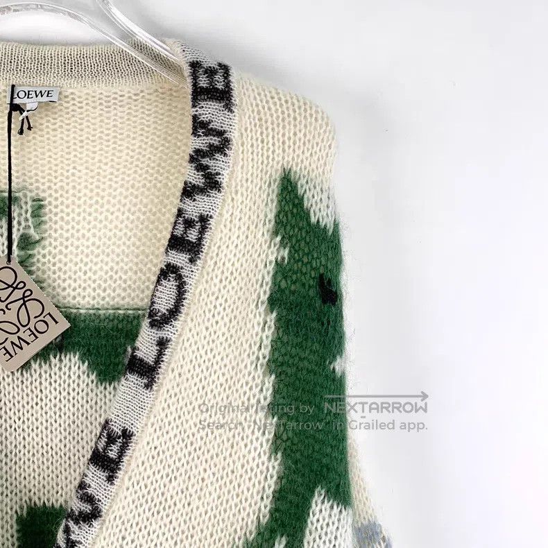 Loewe Loewe White Logo Flower Embroidered Mohair V-Neck Long Sle Size XS / US 0-2 / IT 36-38 - 3 Thumbnail