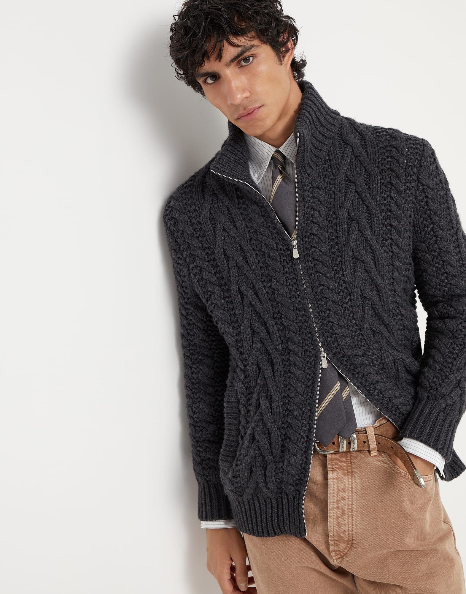 Brunello Cucinelli o1w1db11125 Cashmere Cardigan in Black Size US L / EU 52-54 / 3 - 5 Thumbnail