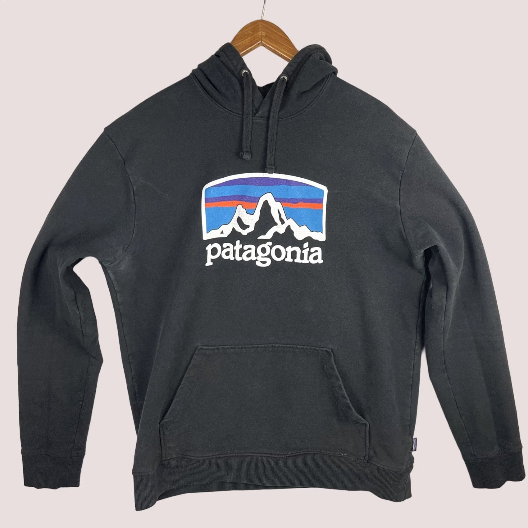 Patagonia Patagonia Hoodie Mens Large Black Uprisal Hoody P-6 Logo Pullover Sweatshirt Regular Fit Graphic Print Sweatshirt Pullover Hooded Fleece Size US L / EU 52-54 / 3 - 1 Thumbnail