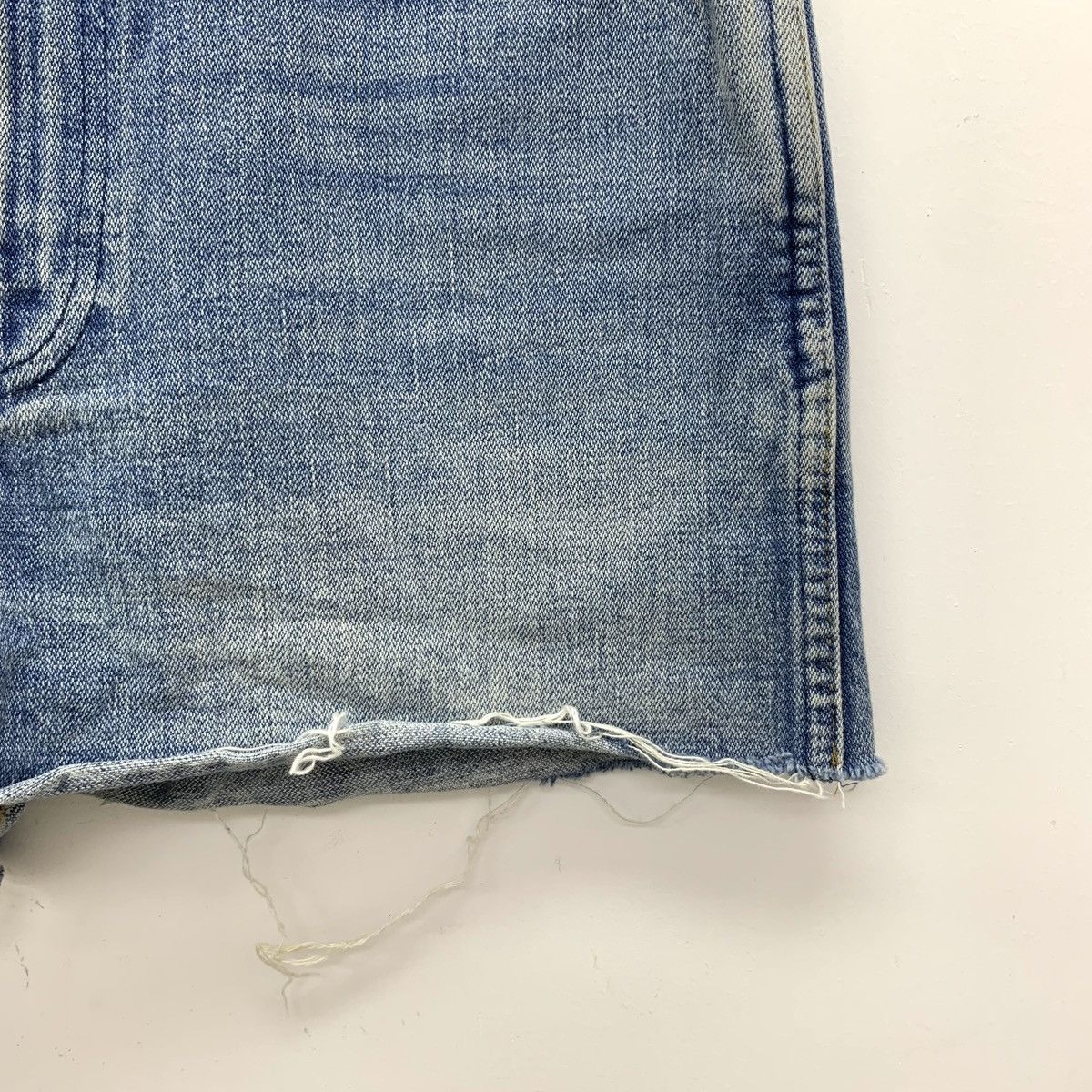 Gucci Gucci Blue Strawberry Washed Denim Shorts Size 24" / US 00 / IT 34 - 4 Thumbnail