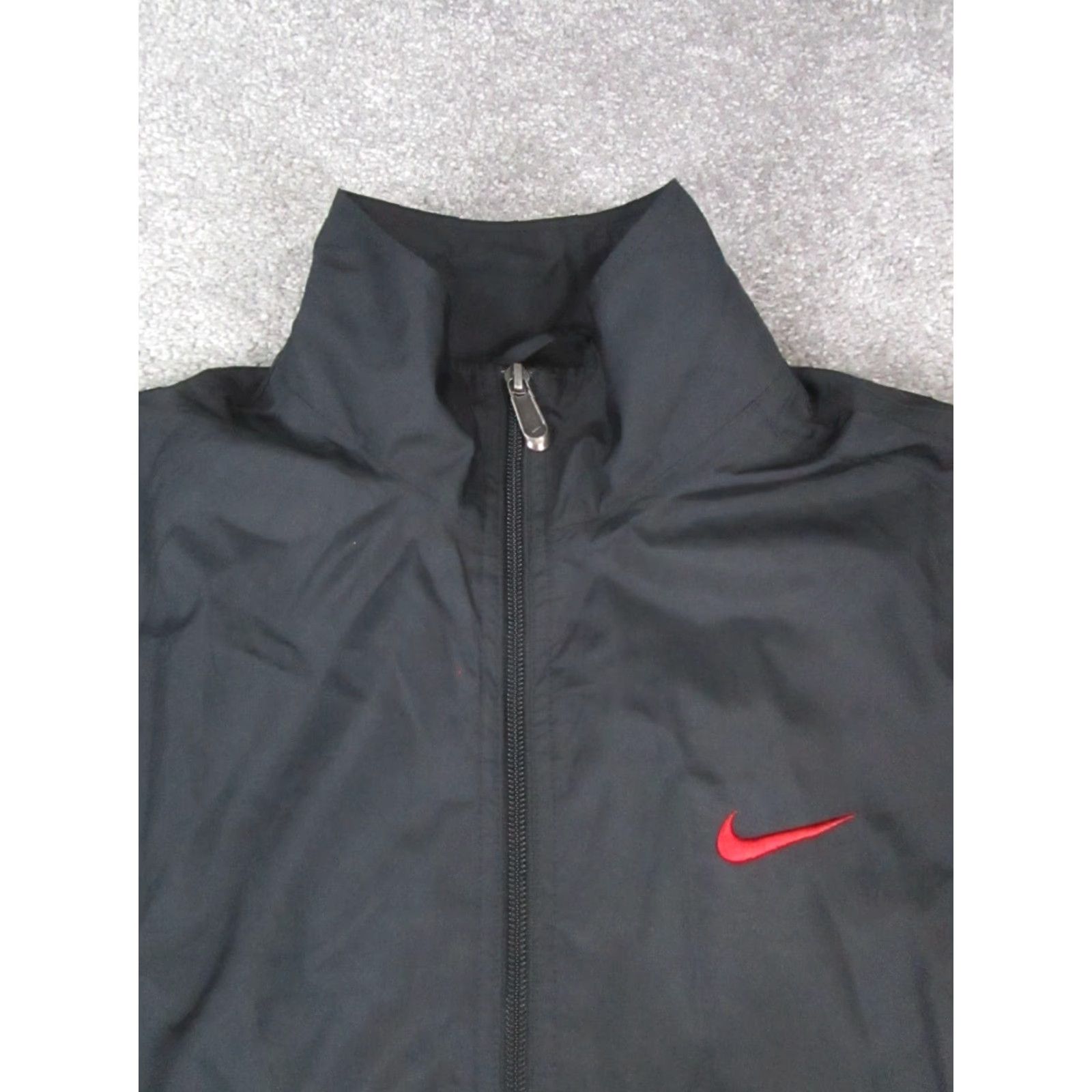 Nike VINTAGE Nike Jacket Mens Large Black Red Running Full Zip Size US L / EU 52-54 / 3 - 2 Thumbnail