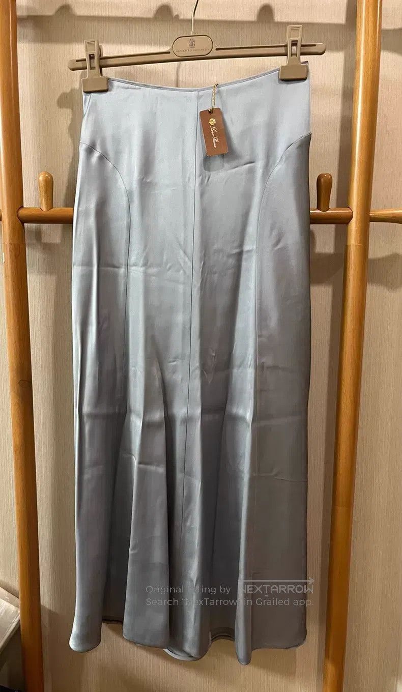 Loro Piana Loro Piana Silk long dress Size 25" / US 0 / IT 36 - 1 Thumbnail