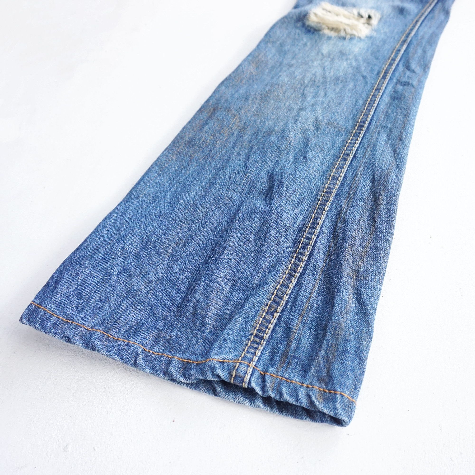Japanese Brand Low Rise Ripped Dirty Look Flare Jeans Japanese Brand Size 27" / US 4 / IT 40 - 8 Thumbnail