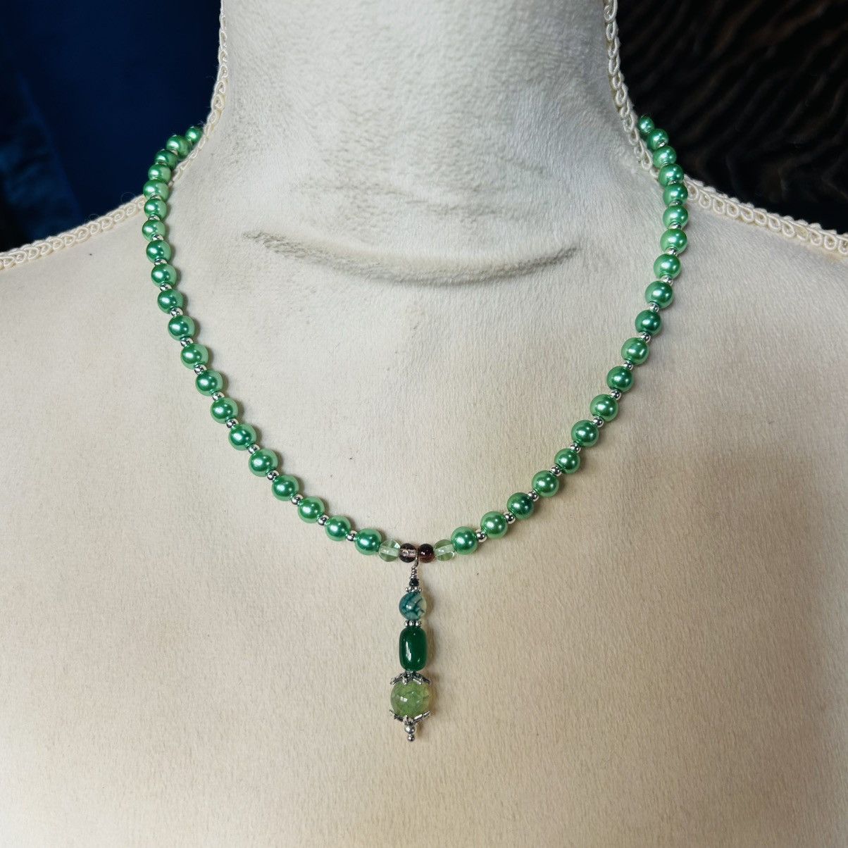 Handmade Handcrafted elegant bright green Czech glass pearl necklace Size ONE SIZE - 2 Thumbnail