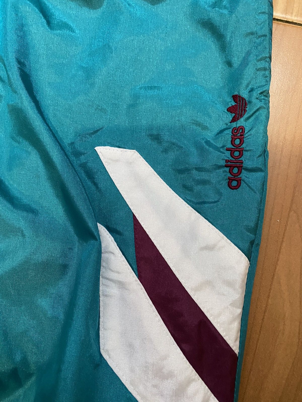 Adidas Vintage adidas Original nylon pants size M Size US 40 / EU 56 - 4 Thumbnail