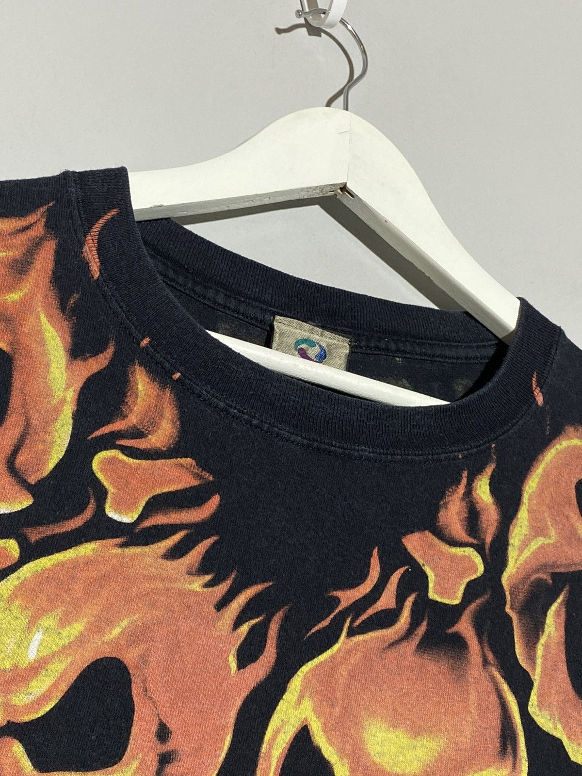 Liquid Blue Vintage 00s Liquid Blue Skull Pile All Over Print T-Shirt DS Size US XL / EU 56 / 4 - 7 Thumbnail