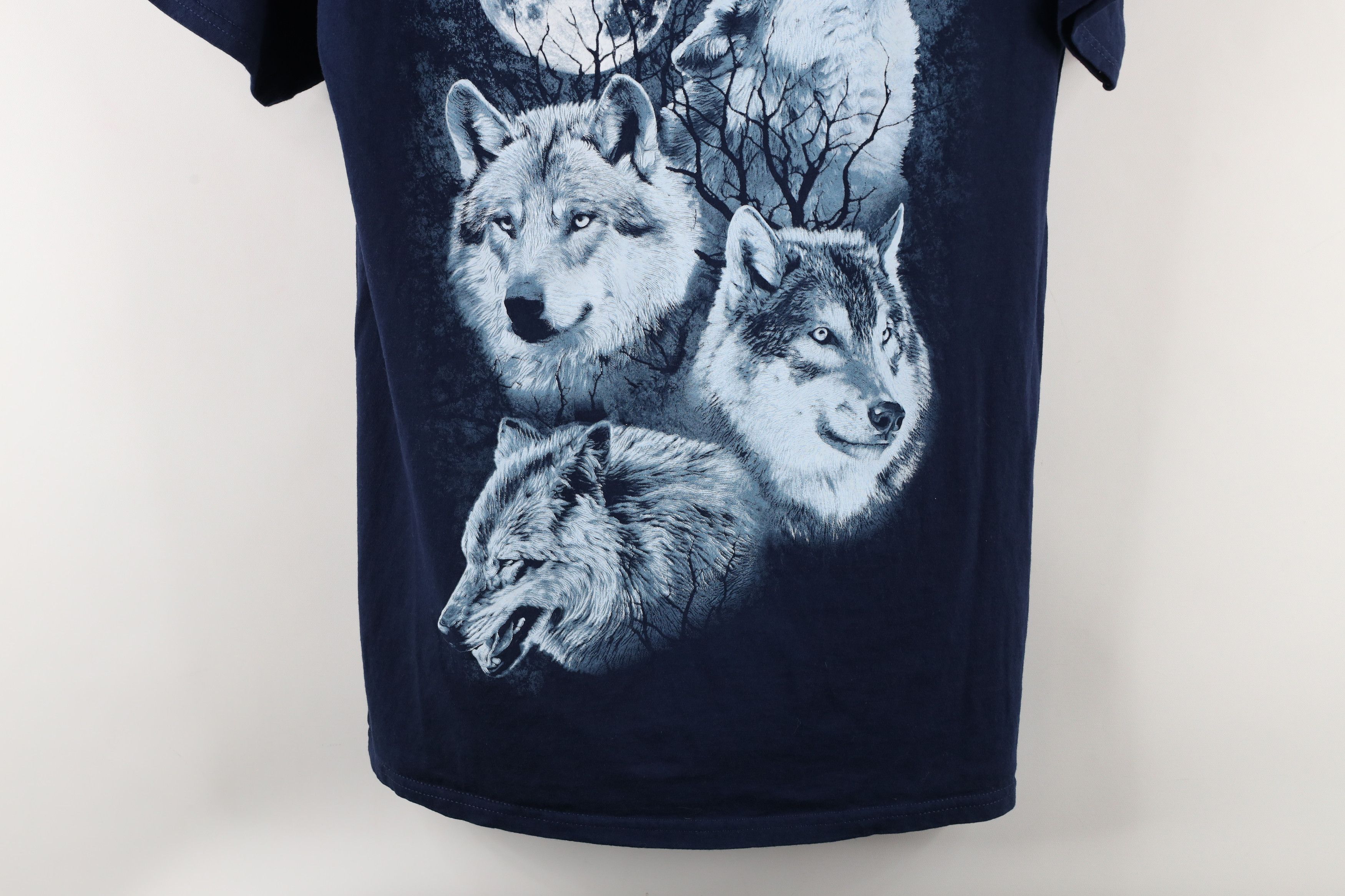 Vintage Vintage 90s Streetwear Wolf Moon Nature T-Shirt Blue Cotton Size US M / EU 48-50 / 2 - 3 Thumbnail