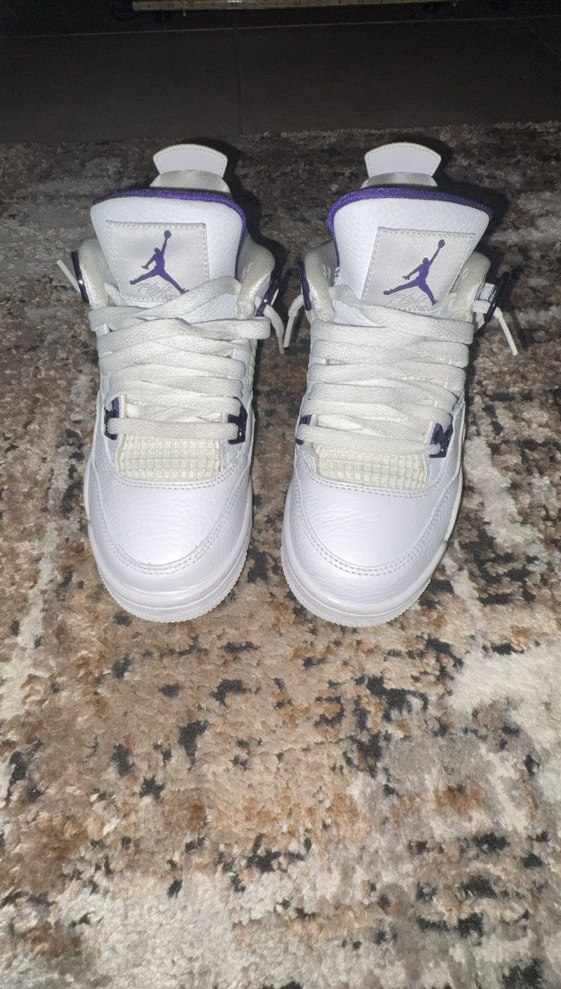 Jordan Brand AIR JORDAN METALLIC 4 RETRO (GS) Size US 5.5 / EU 38 - 2 Thumbnail