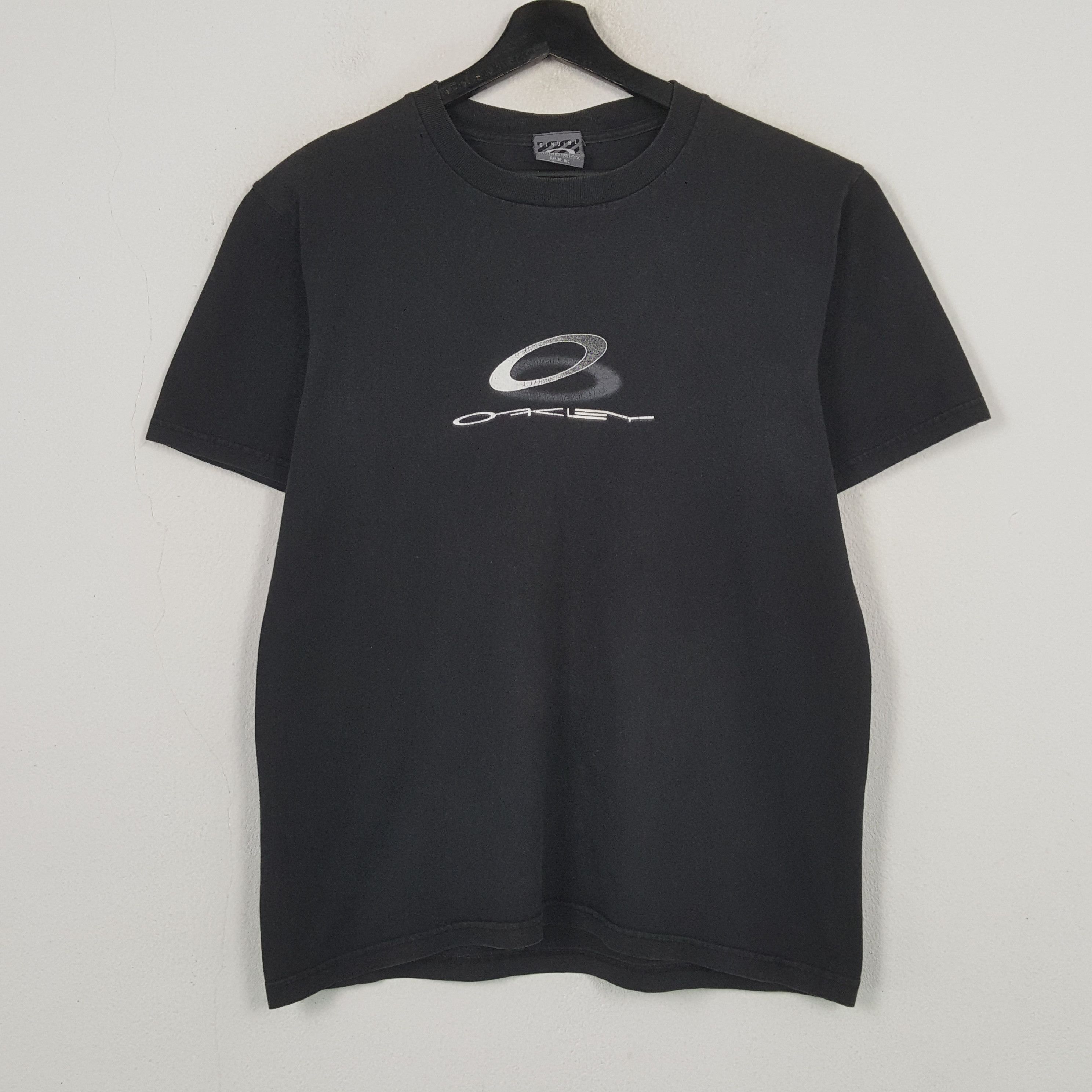Oakley Oakley Center Spellout Logo Design Tshirt RR19 Size US L / EU 52-54 / 3 - 1 Thumbnail