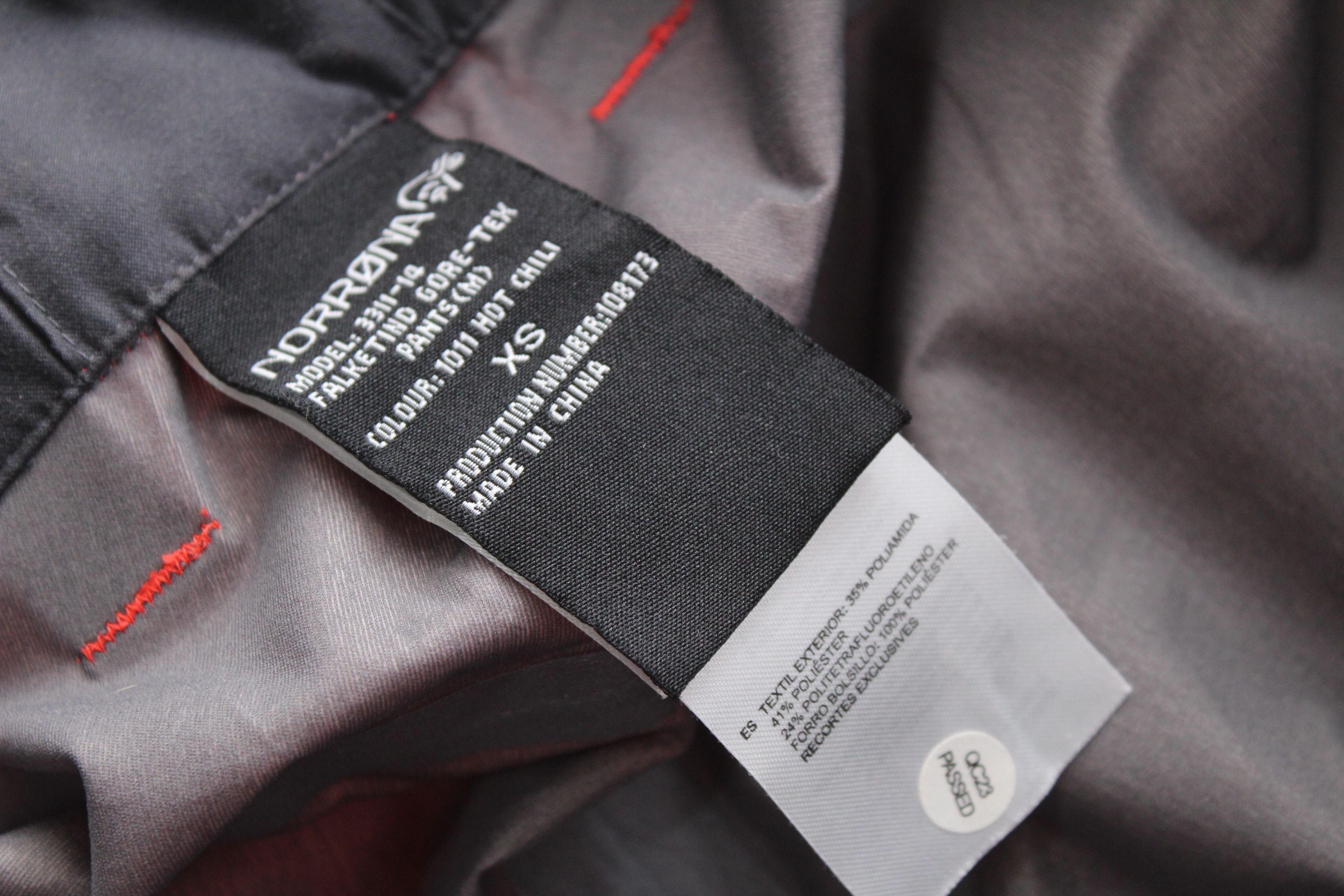 Goretex Norrona Falketind Gore Tex Pants Mens Size XS Outdoor Size US 28 / EU 44 - 12 Thumbnail