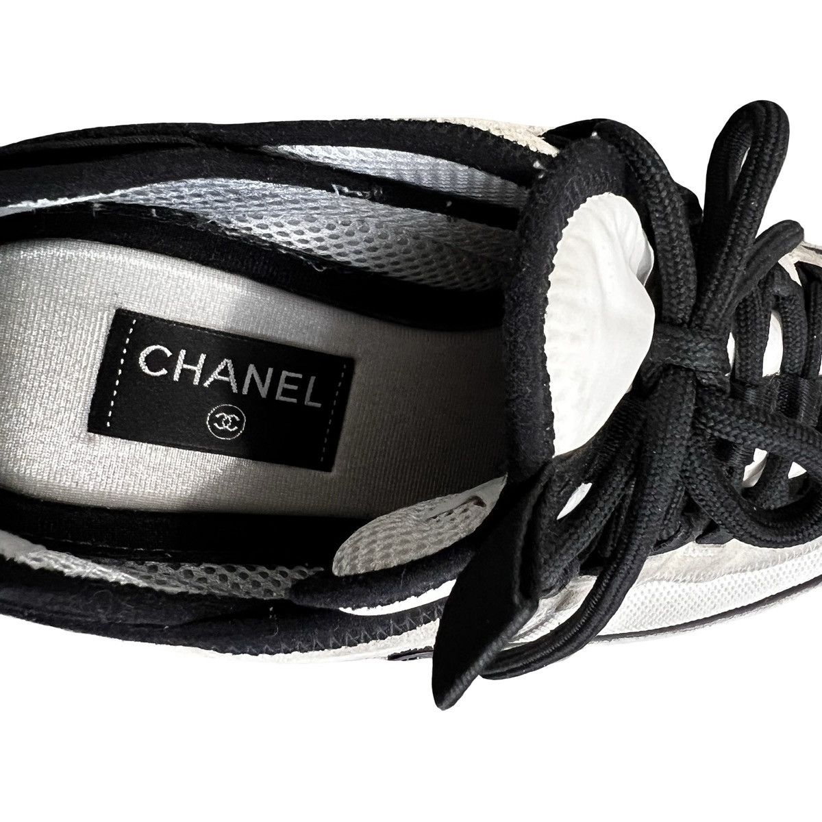 Chanel CHANEL Logo Matelasse Coco Mark Sneakers mesh Suede White Size US 9 / EU 42 - 5 Thumbnail