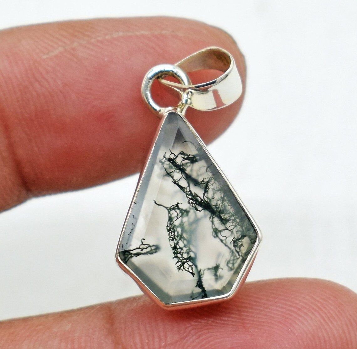 Handmade Kite Moss Agate Pendant Necklace: 925K Silver, 18 Inch Chain Size ONE SIZE - 4 Thumbnail