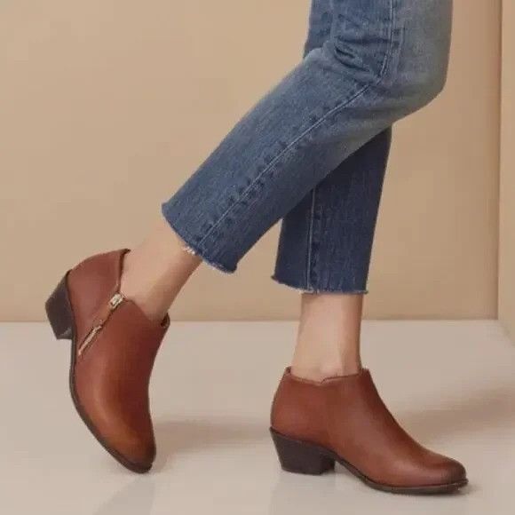 Vionic Vionic Brown Burnished Leather Ankle Boots Side Zip 7.5 JOLE Size US 7.5 / IT 37.5 - 8 Thumbnail