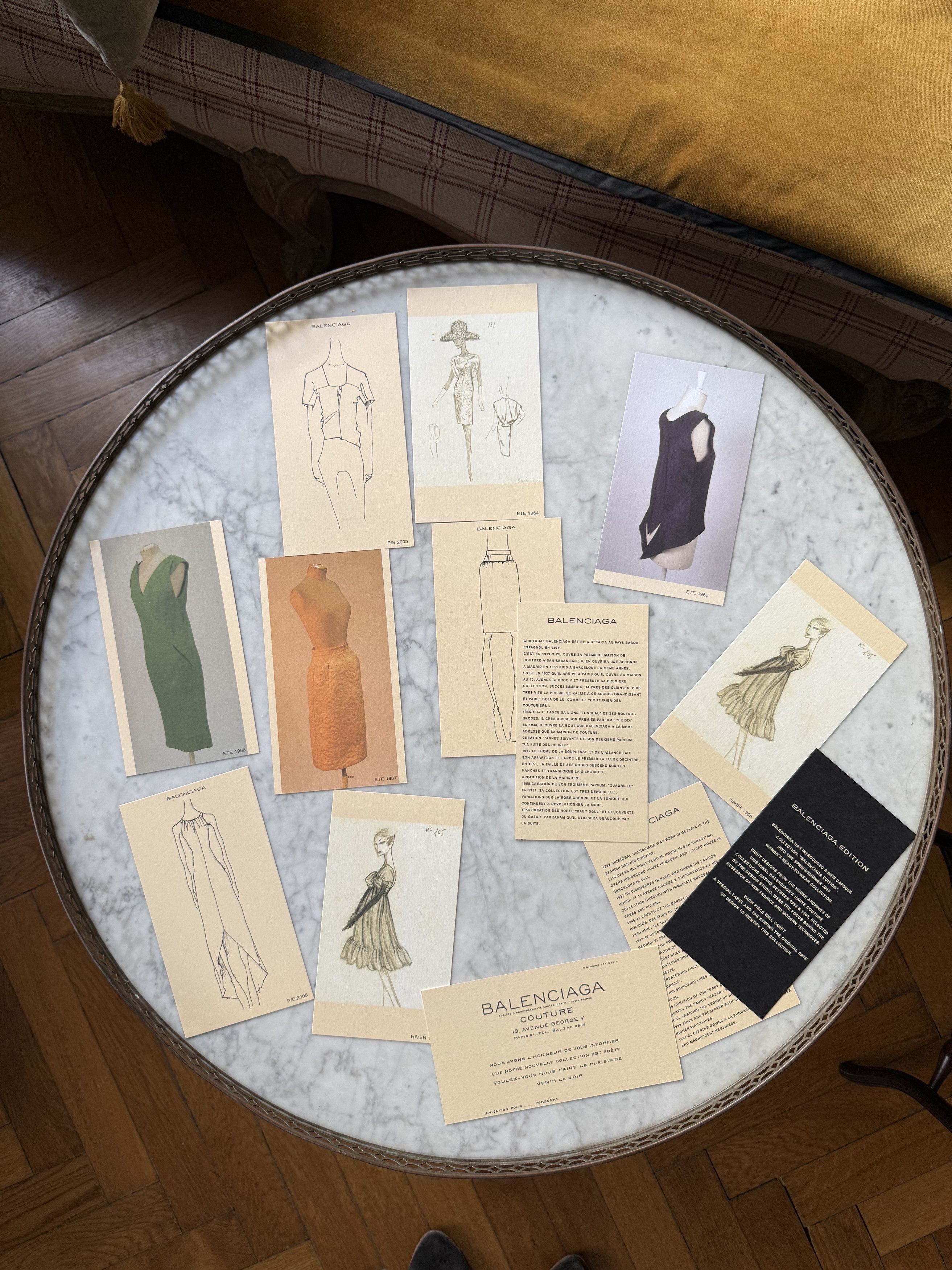 Balenciaga Balenciaga Fashion Booklet Edition -double face pictures Size ONE SIZE - 4 Thumbnail