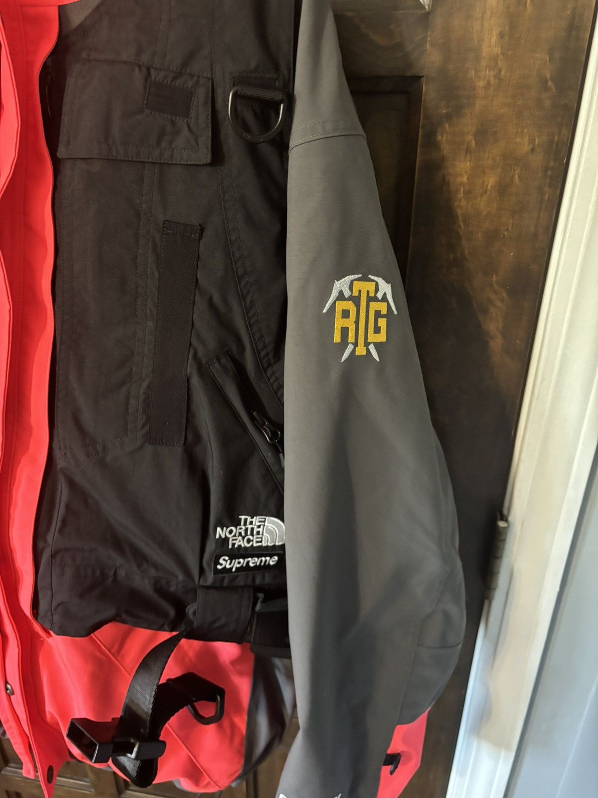 Supreme × The North Face Supreme North Face RTG Jacket RED LARGE Size US L / EU 52-54 / 3 - 3 Thumbnail
