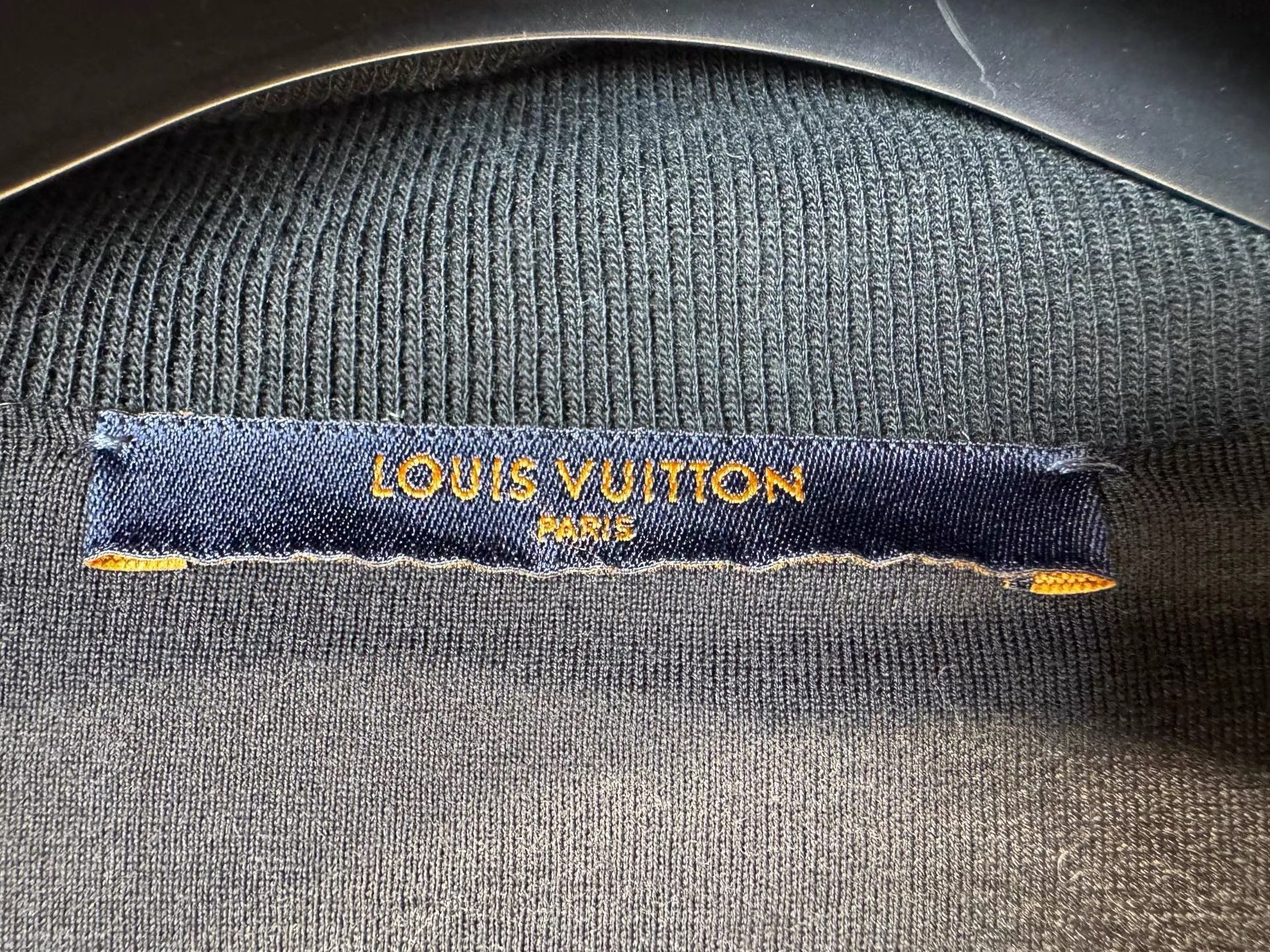 Louis Vuitton Louis Vuitton Velvet Towel Embossed Monogram Zip Jacket K36 Size US M / EU 48-50 / 2 - 3 Thumbnail
