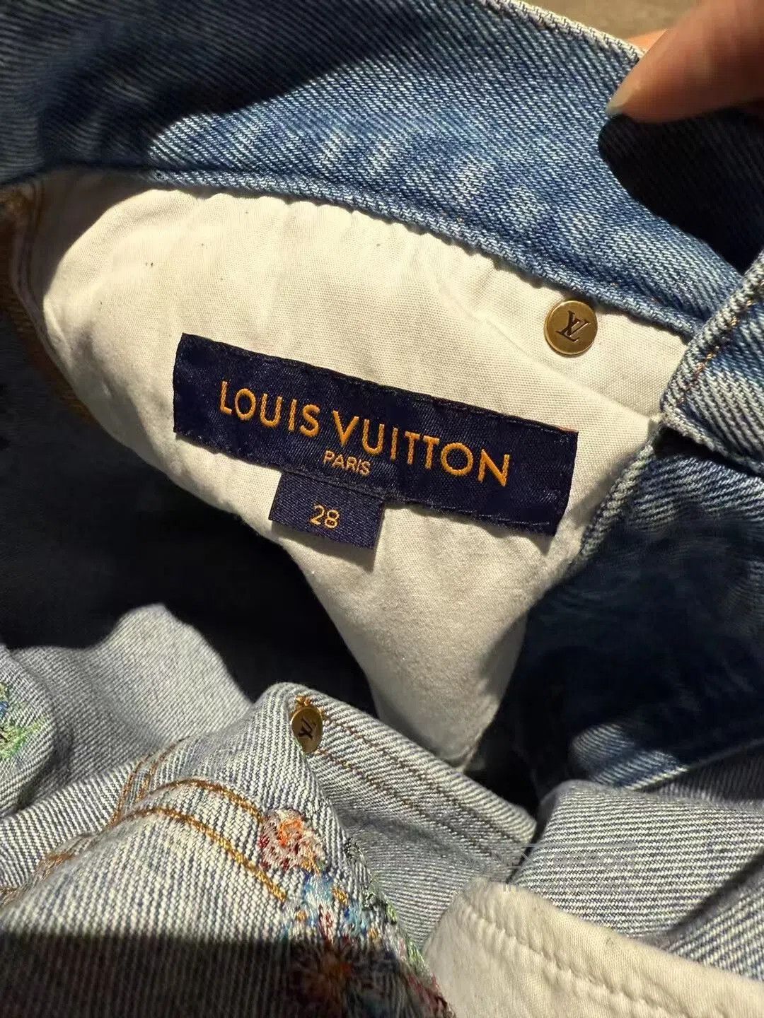 Louis Vuitton Louis Vuitton Floral Embroidery Jeans. Size 28" / US 6 / IT 42 - 4 Thumbnail