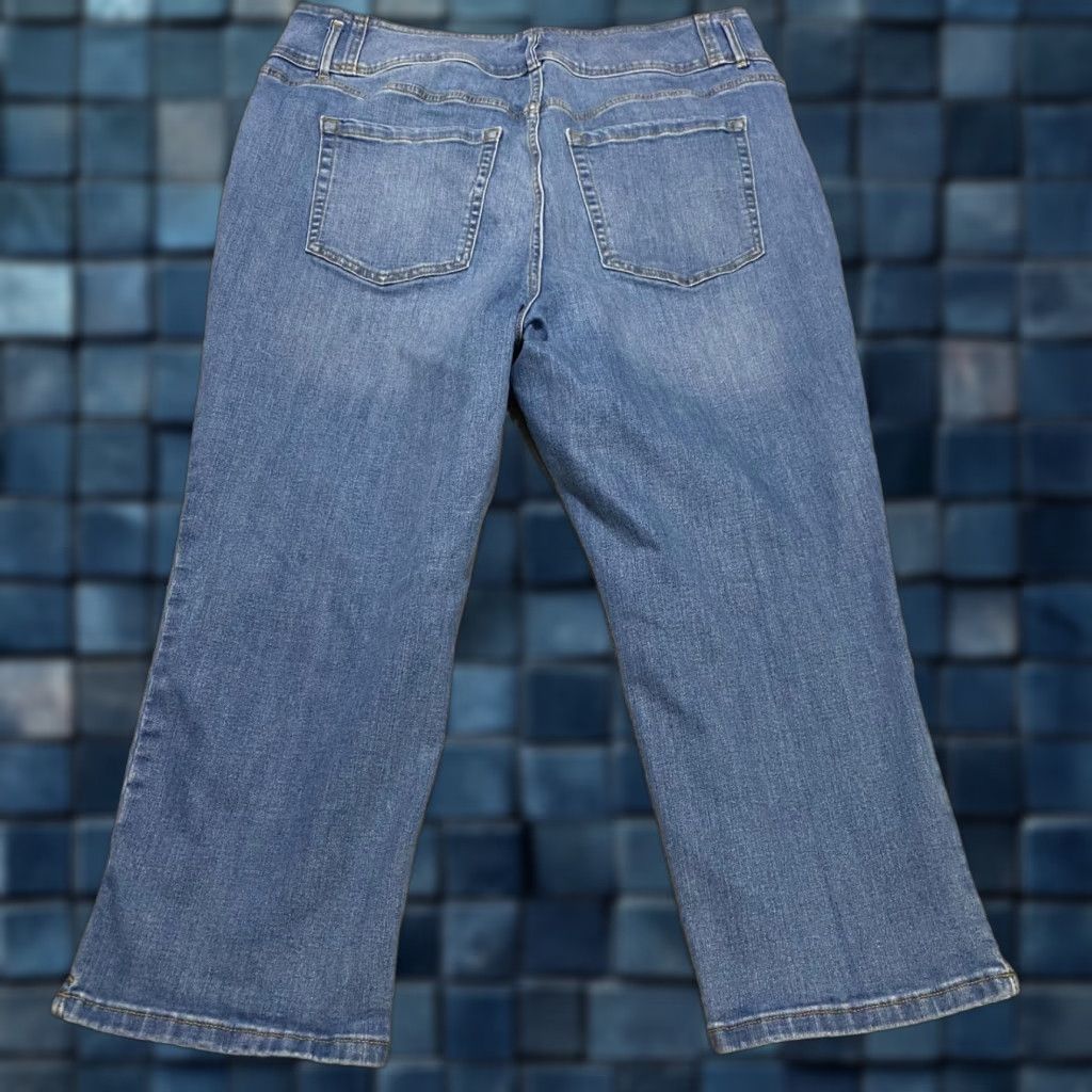 Vintage Lane Bryant Jeans 18W Plus Capri Blue Denim High Rise Distressed Size 40" / US 18 - 1 Thumbnail