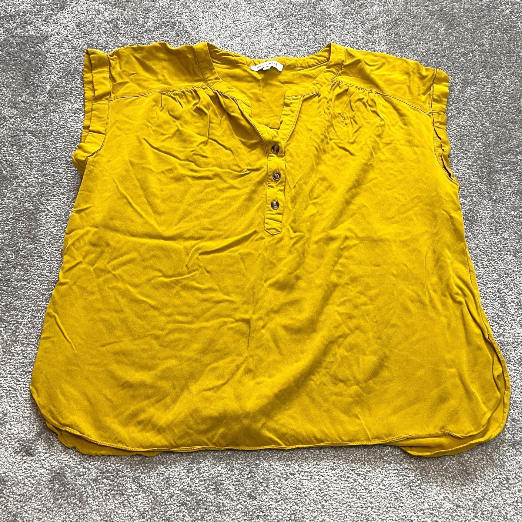 Vintage Rose + Olive Blouse Shirt Womens 1X Yellow Rolled Cuff Cap Sleeves Soft Rayon V-Neck Pullover Short Sleeve Lace BLAUSE? Size XL / US 12-14 / IT 48-50 - 2 Thumbnail