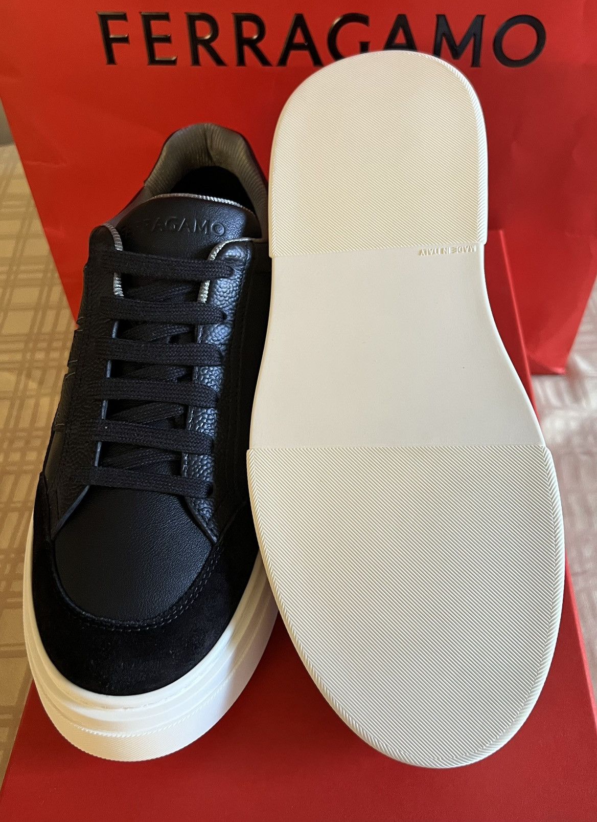Salvatore Ferragamo Ferragamo Low top sneaker with Gancini Cassina Size US 7.5 / EU 40-41 - 8 Thumbnail