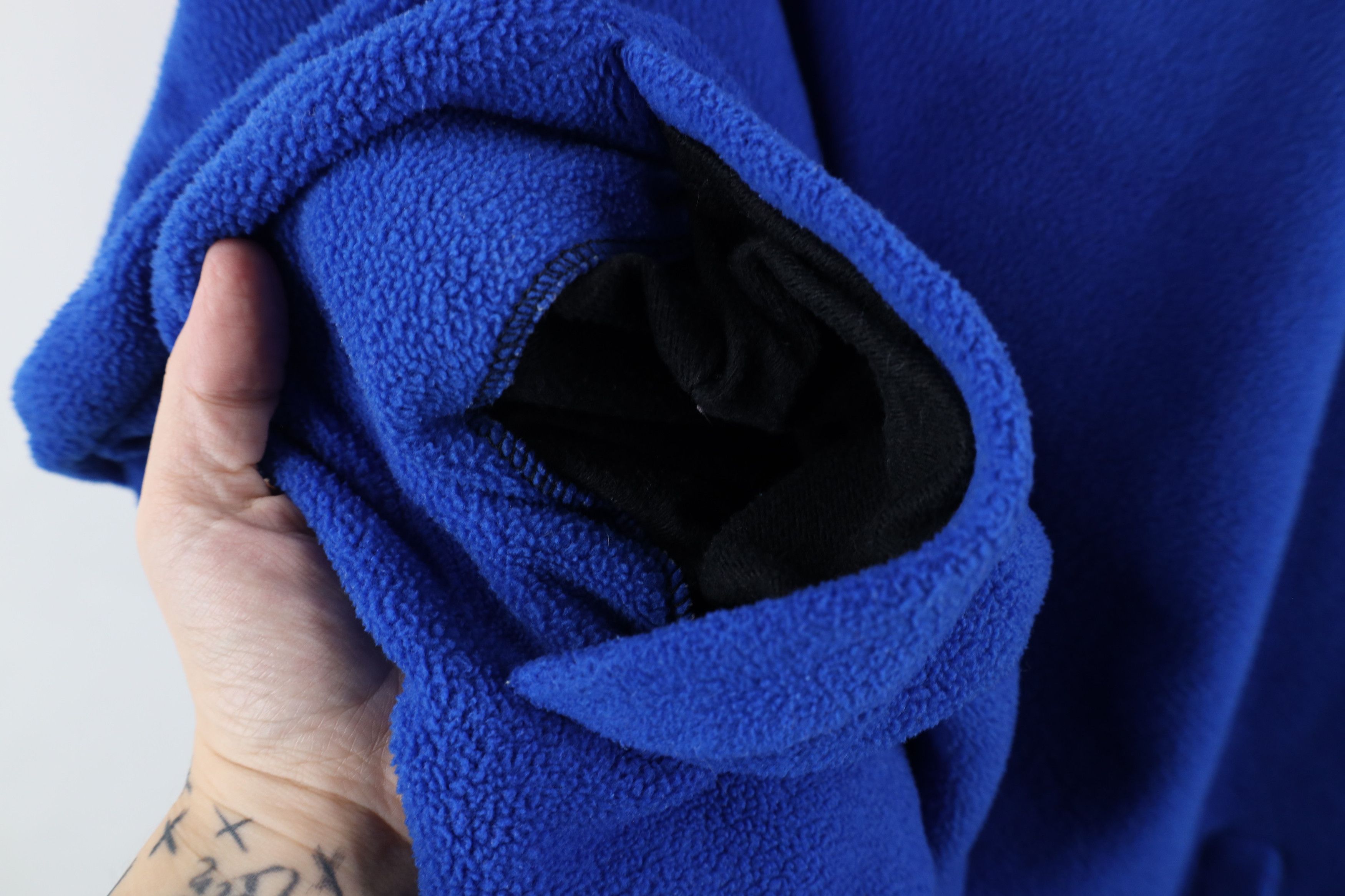 Vintage Vintage 90s University of V-Neck Fleece Sweater Blue USA Size US XXL / EU 58 / 5 - 6 Thumbnail