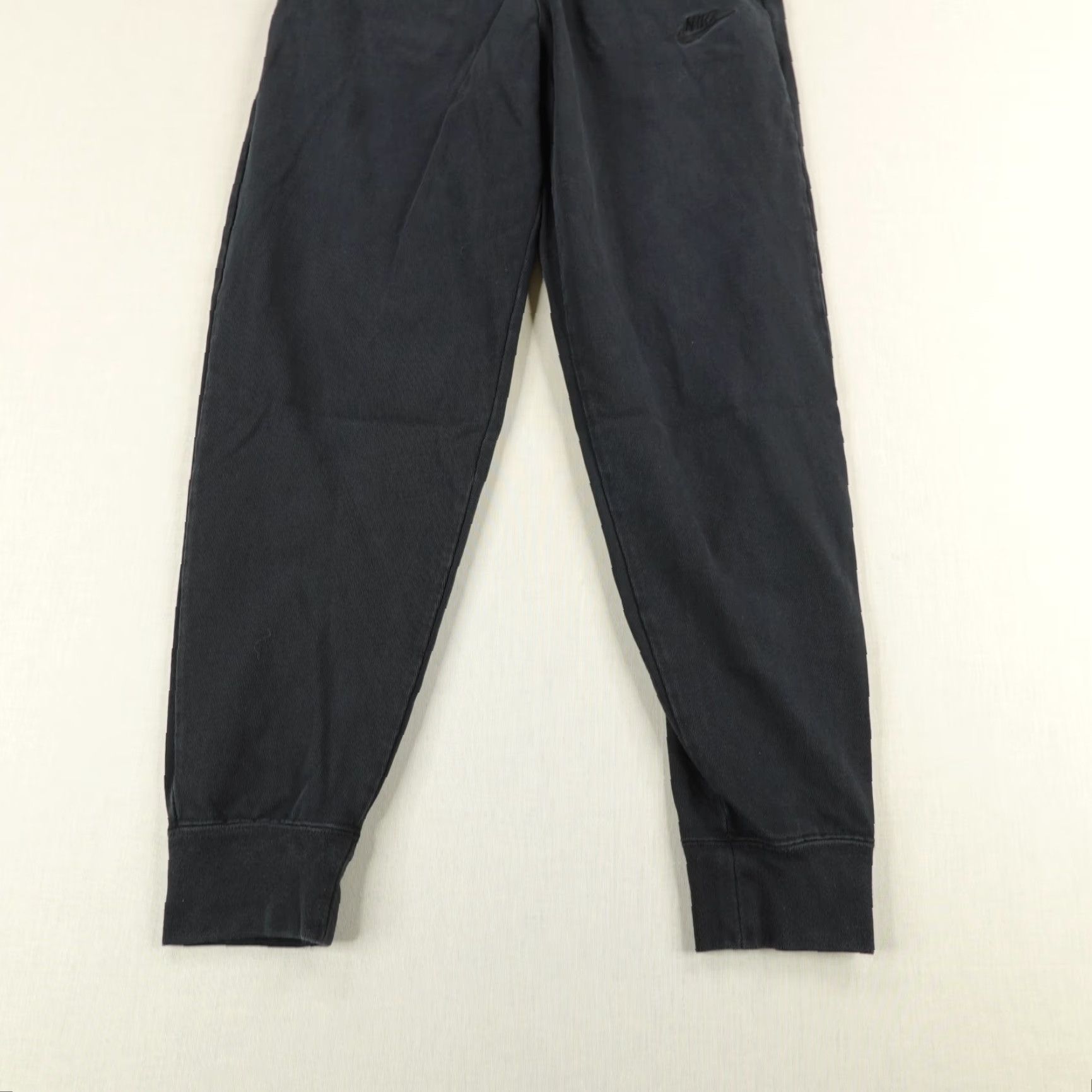 Nike VINTAGE Nike Jogger Pants Womens Small Black Athleisure Casual Sportswear Tapered Leg Size S / US 4 / IT 40 - 3 Thumbnail