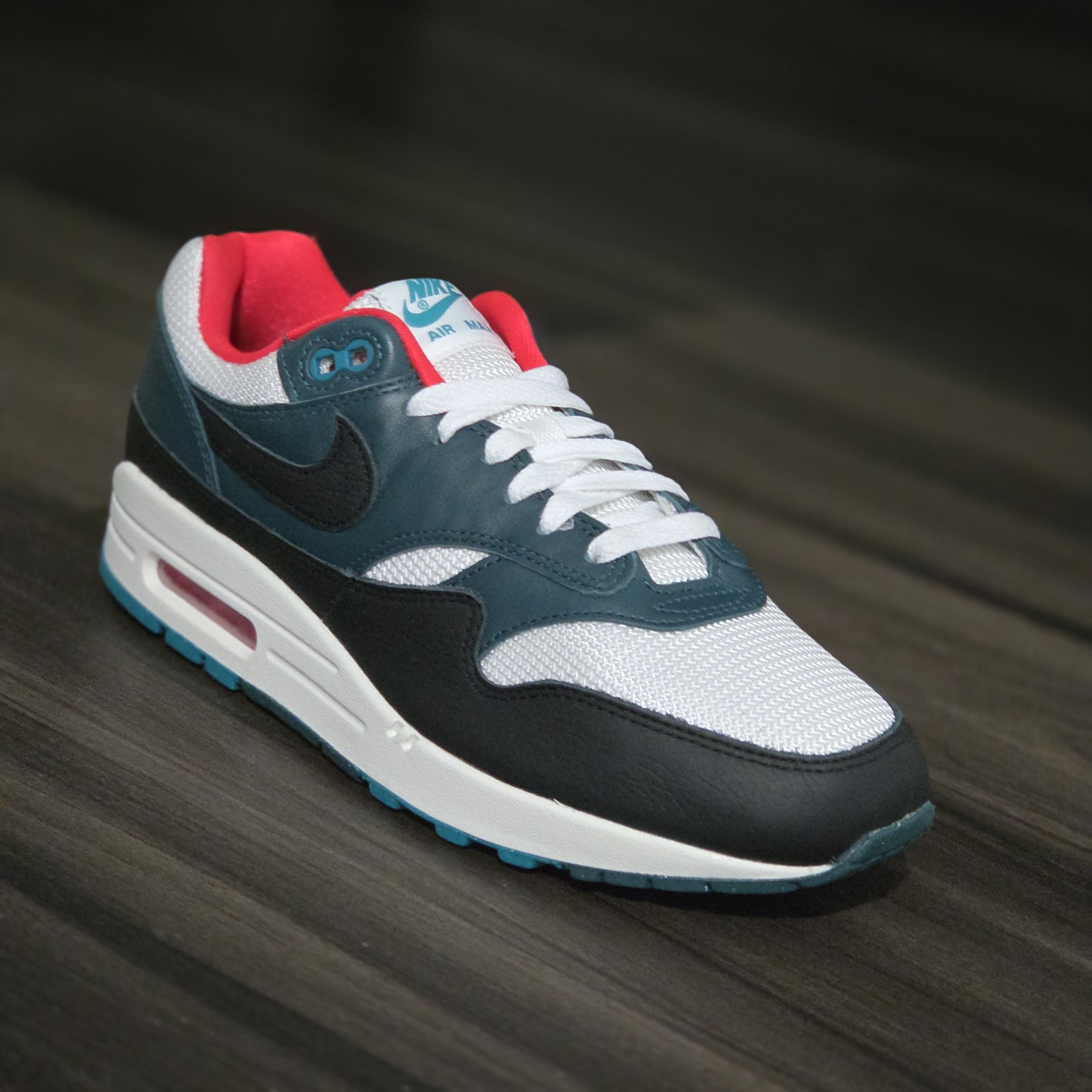Nike Nike Air Max 1 X LeBron James 'Liverpool'- New Size 8.5 Size US 8.5 / EU 41-42 - 2 Thumbnail